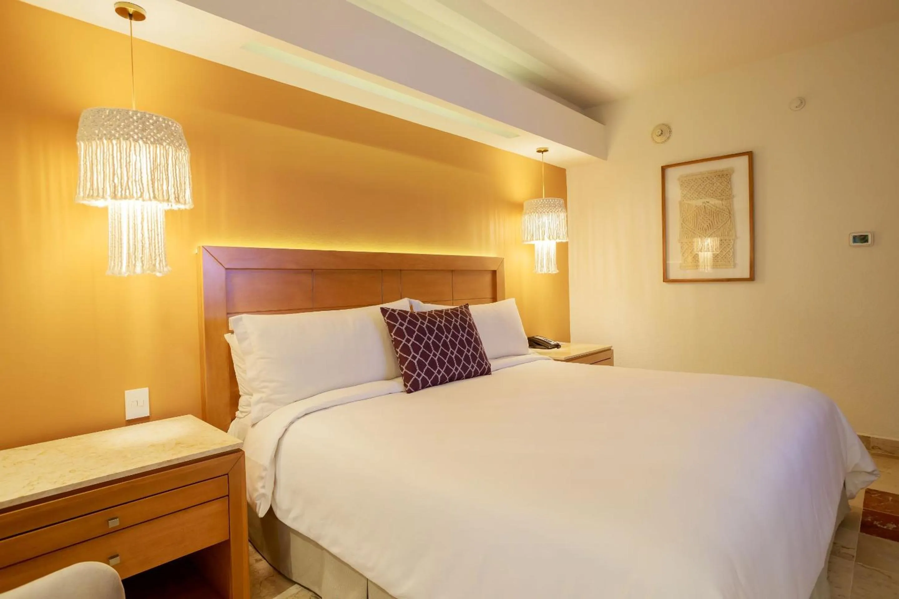 Photo of the whole room, Bed in Camino Real Veracruz