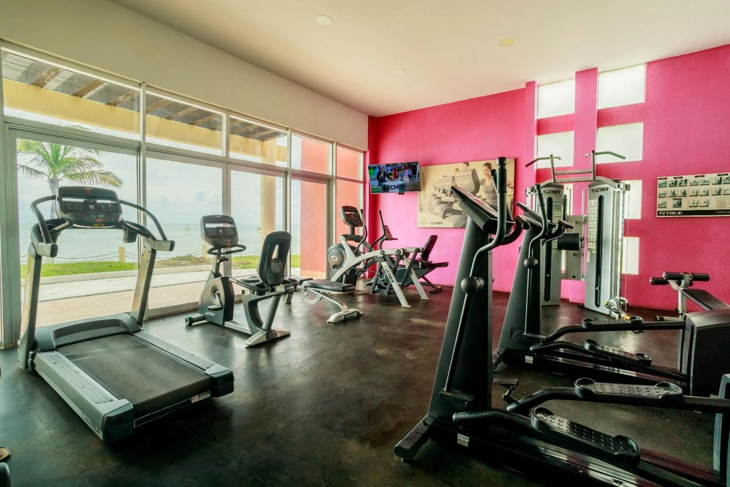 Fitness centre/facilities in Camino Real Veracruz