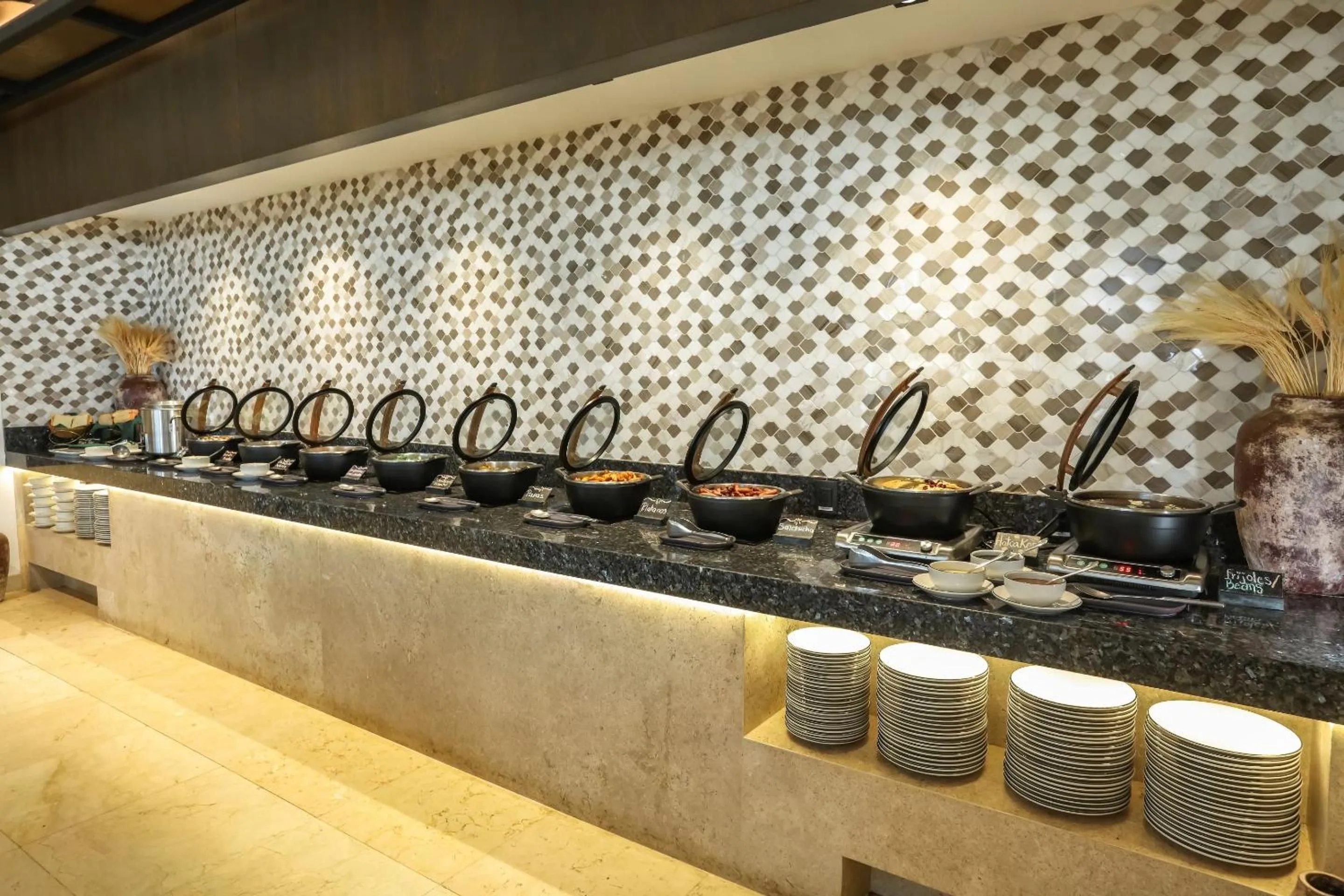 Restaurant/places to eat in Camino Real Veracruz