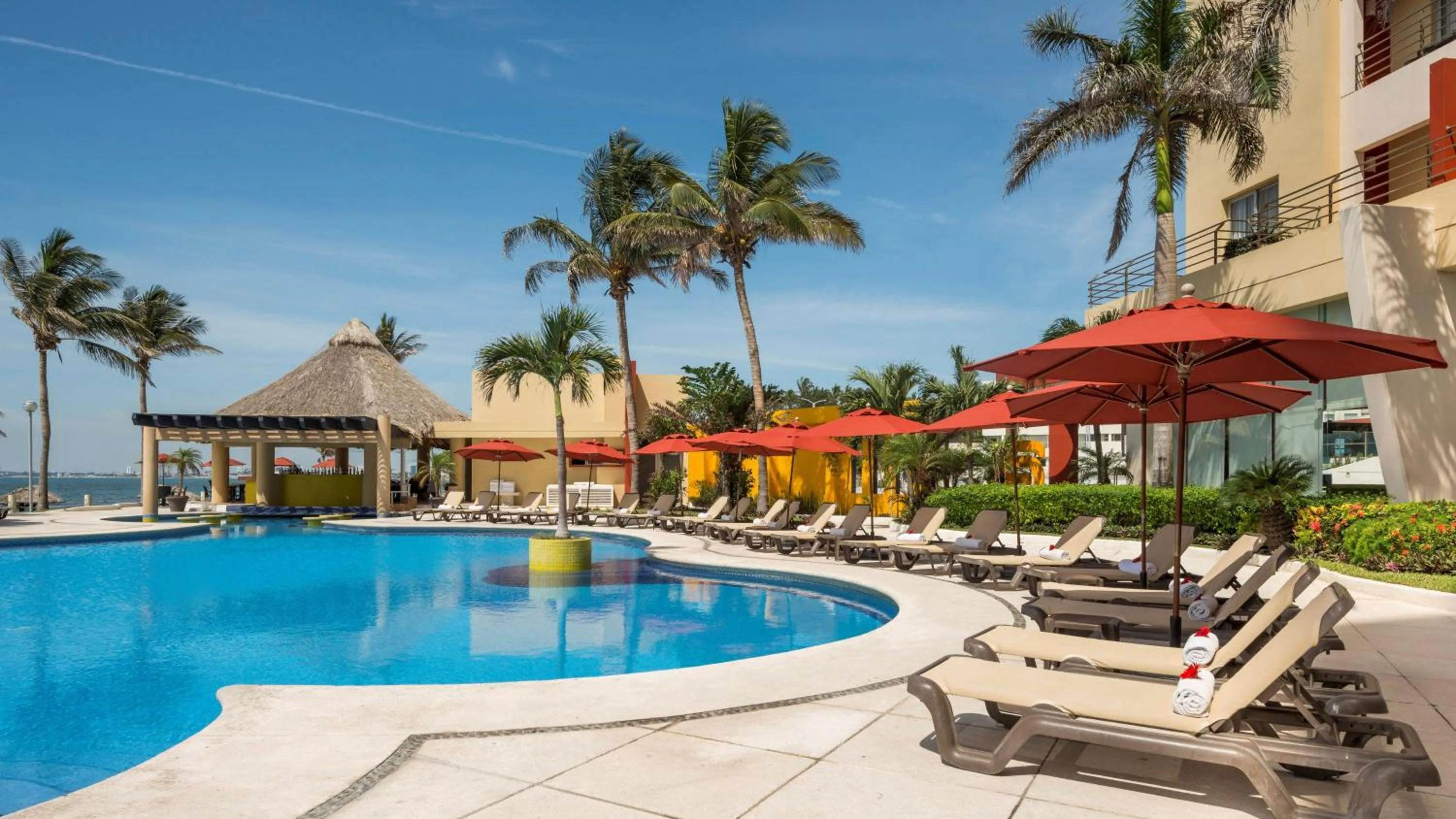 Swimming pool in Camino Real Veracruz