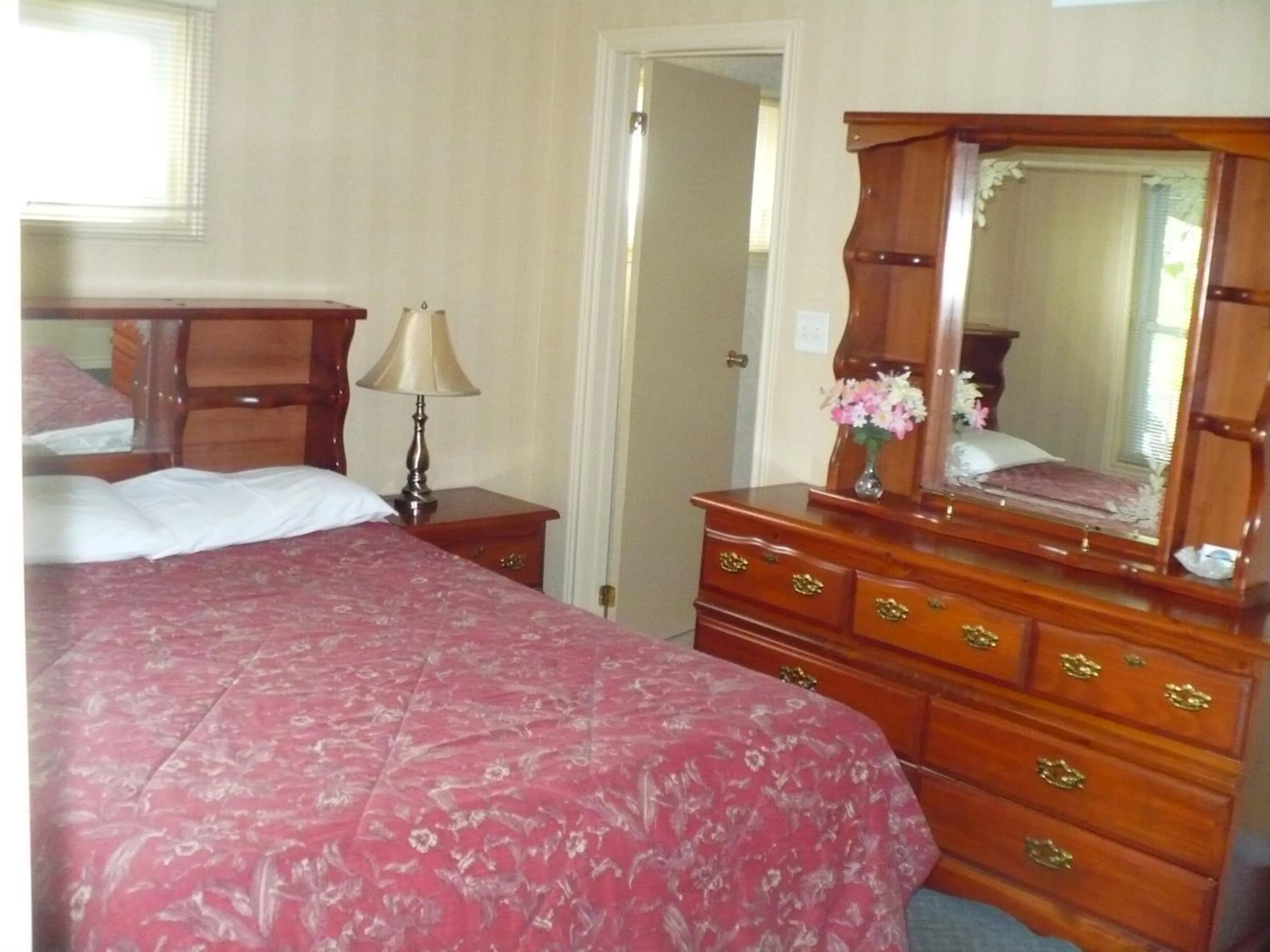 Bed in Rainbow Bed & Breakfast