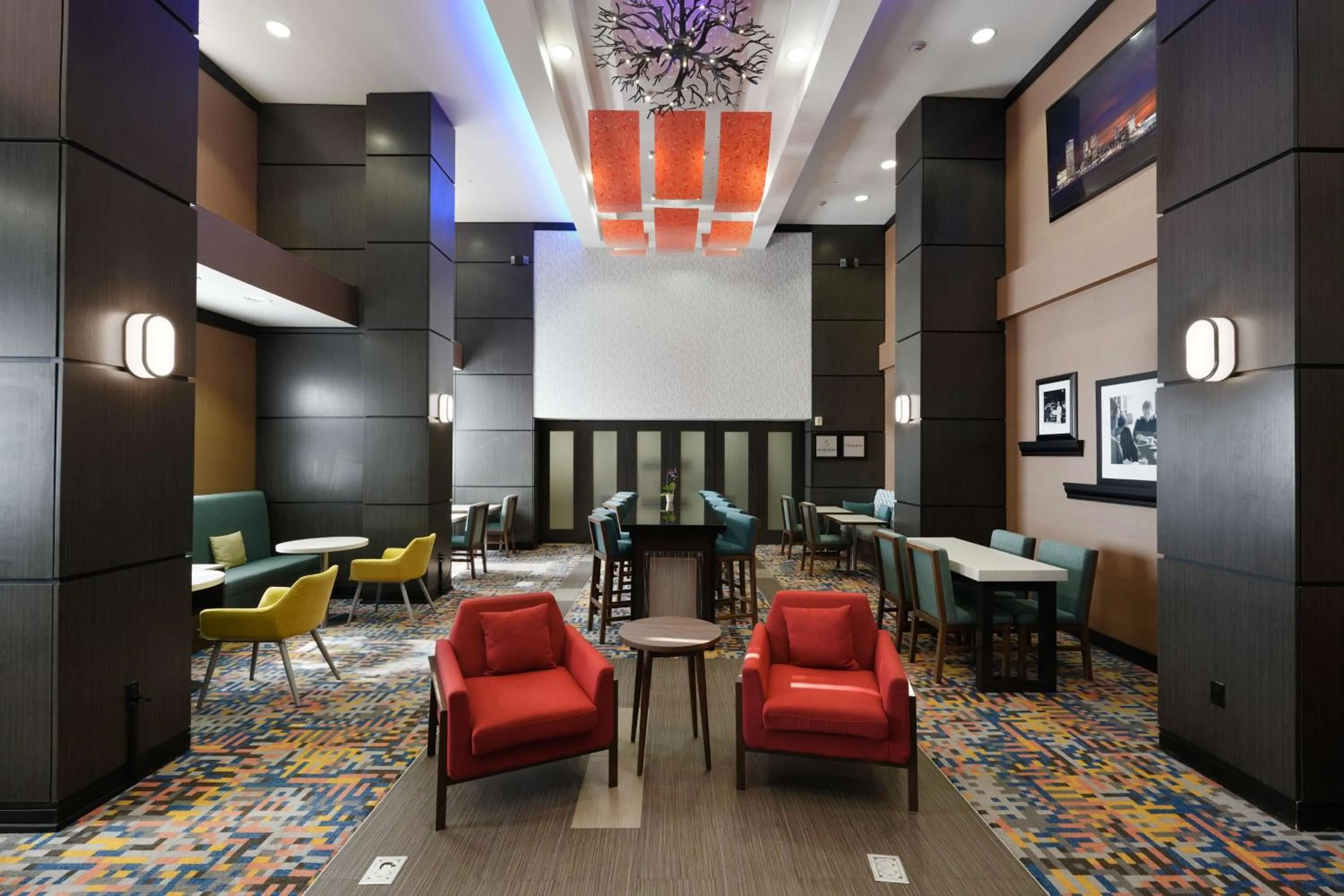 Lobby or reception in Hampton Inn and Suites Tulsa Central