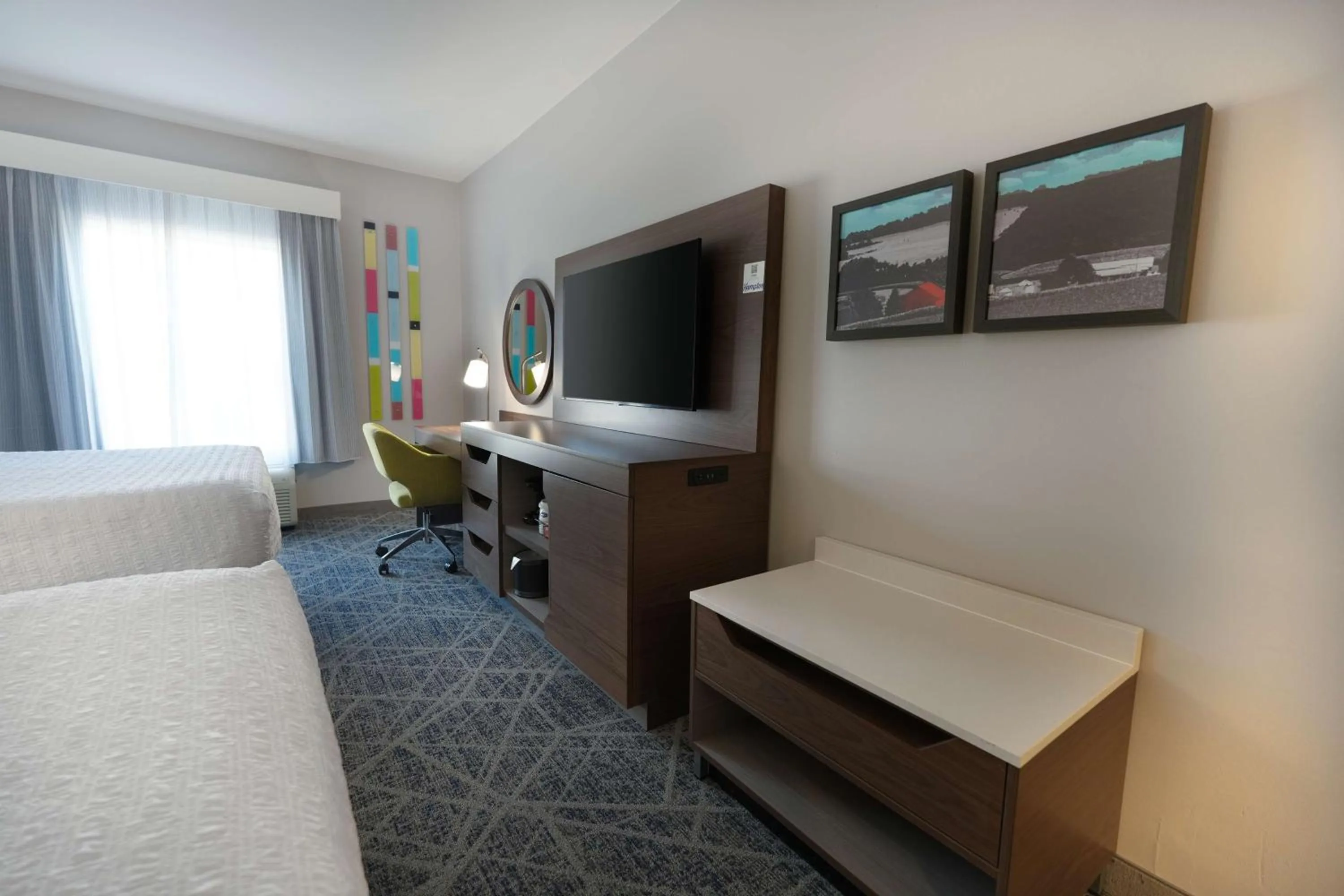 Bedroom, Bed in Hampton Inn and Suites Tulsa Central