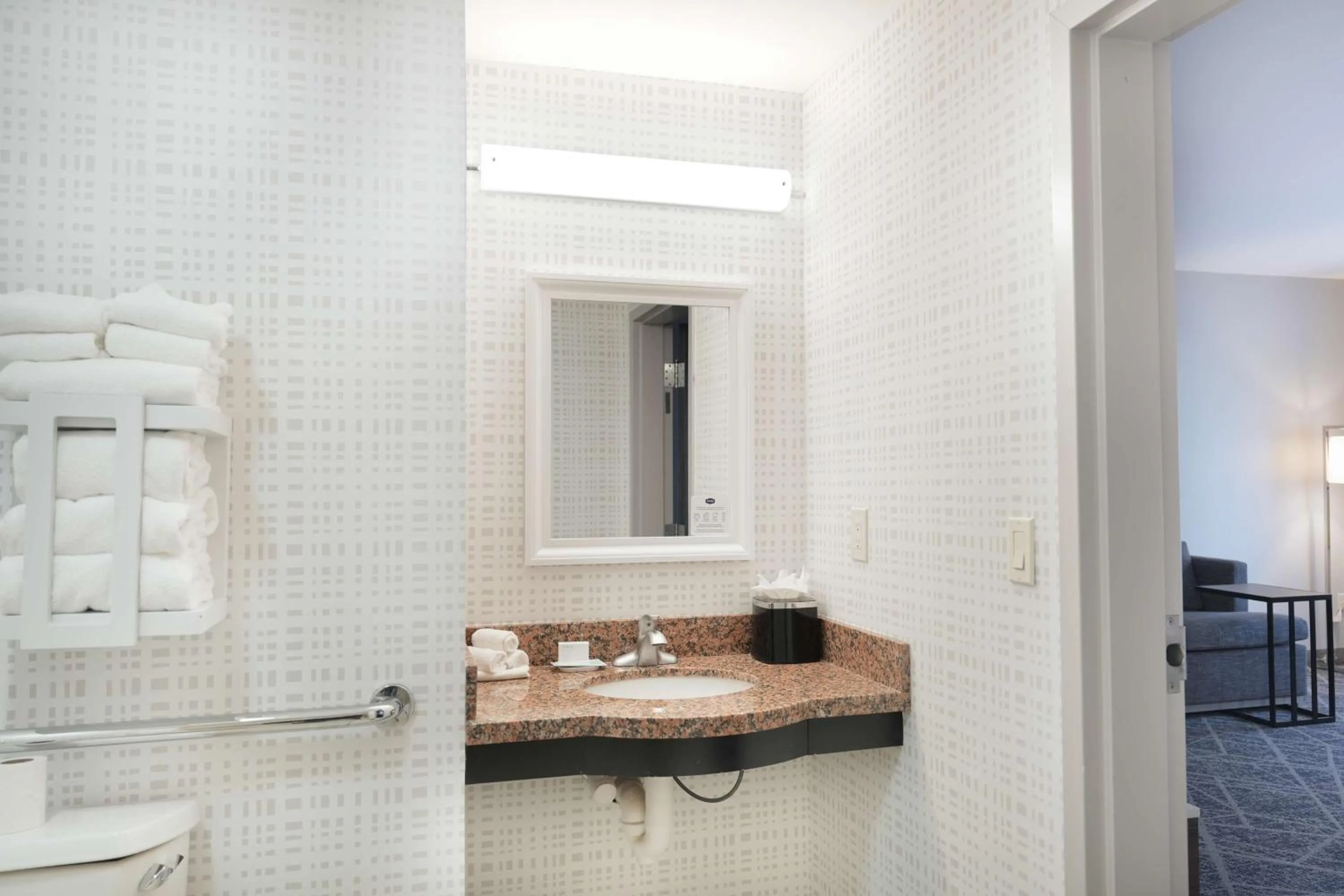 Bathroom in Hampton Inn and Suites Tulsa Central