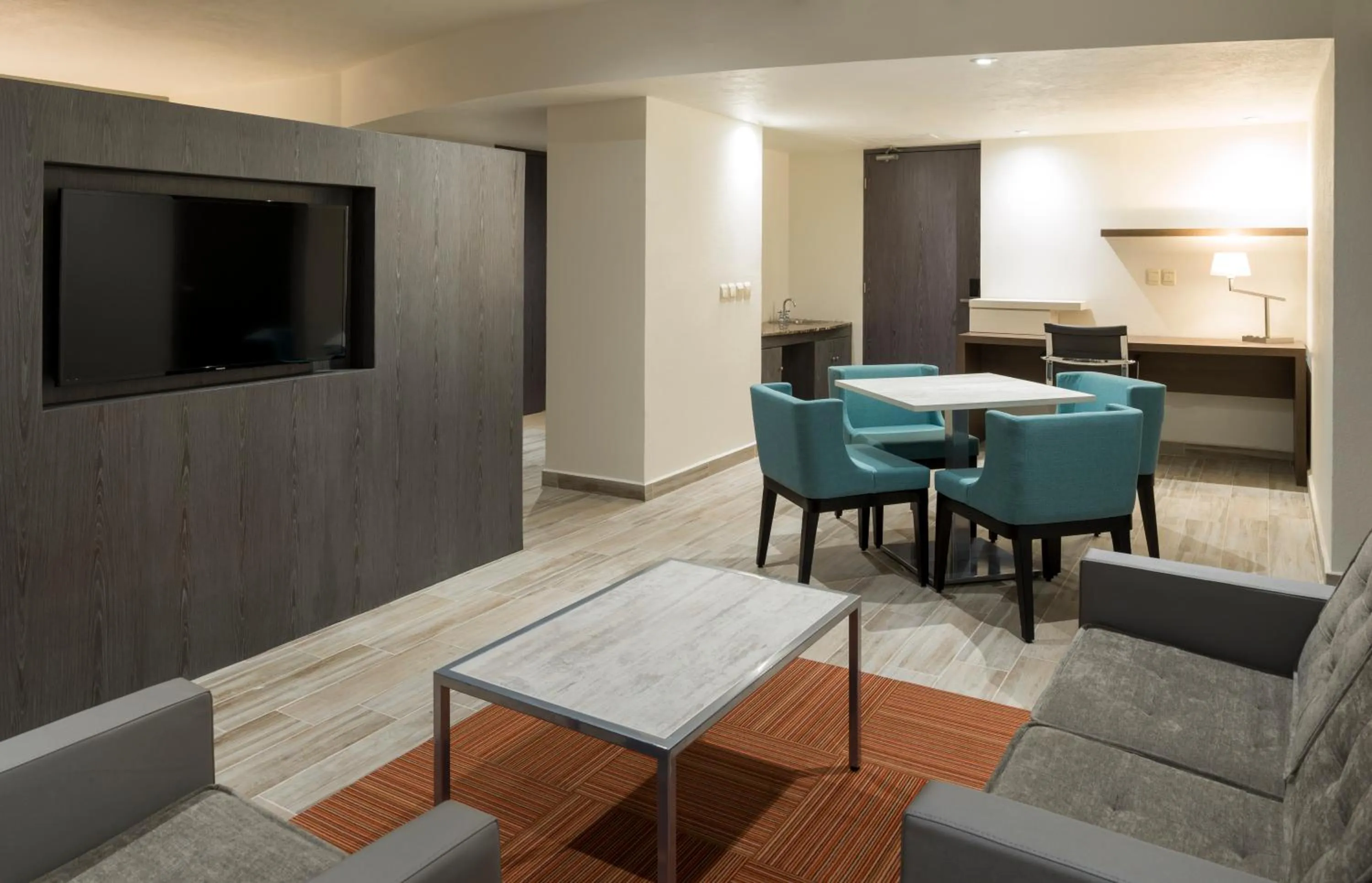 Photo of the whole room in Real Inn San Luis Potosi