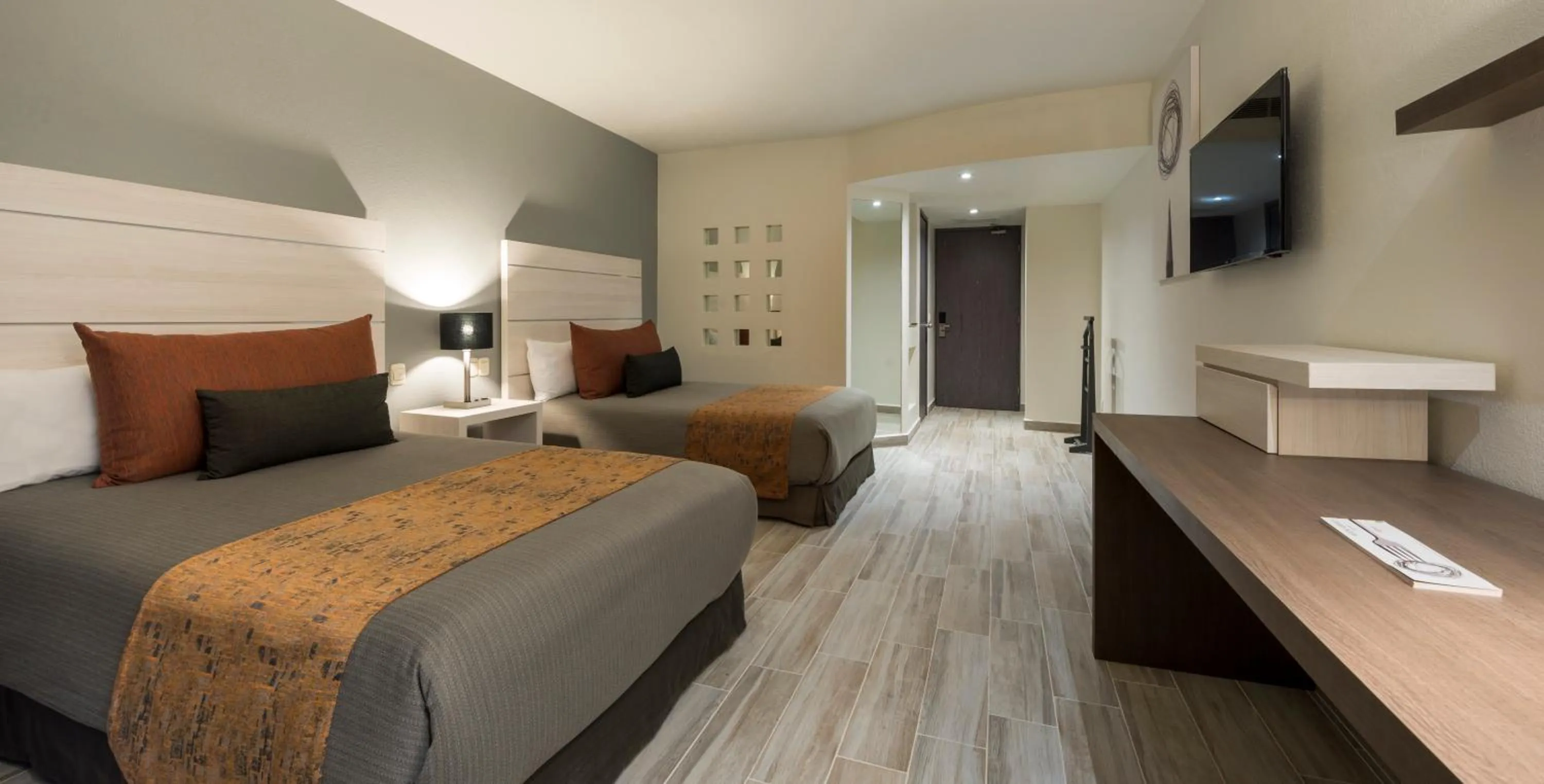 Photo of the whole room, Bed in Real Inn San Luis Potosi