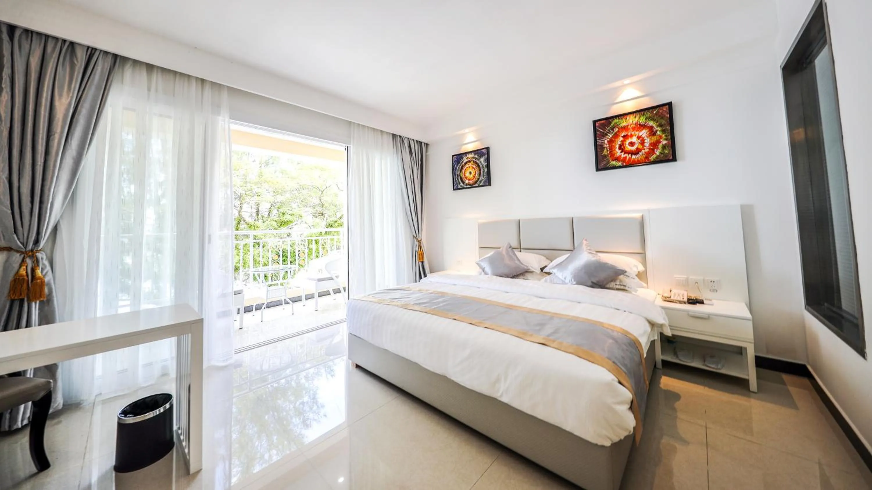 Bed in Ocean Star Hotel