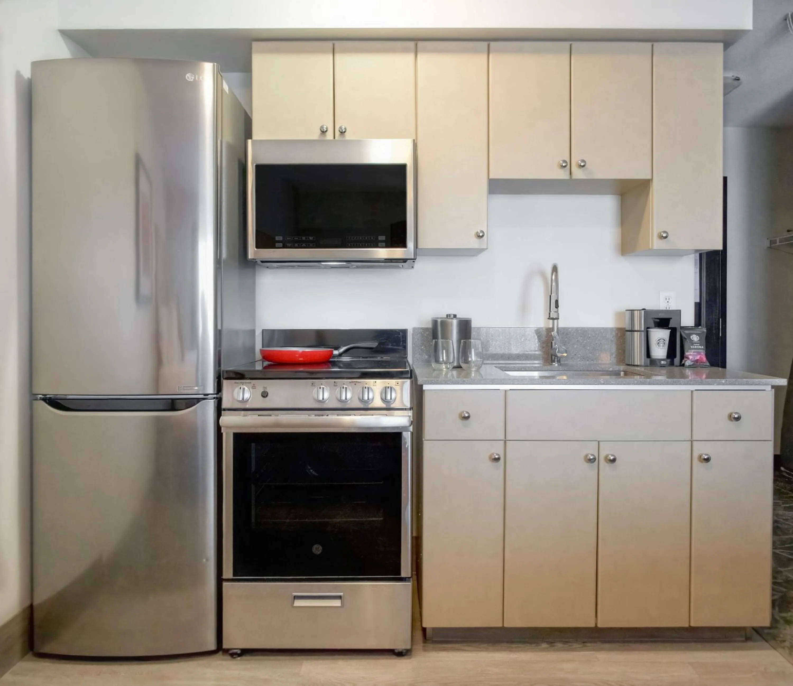 Kitchen or kitchenette in Coast Osoyoos Beach Hotel