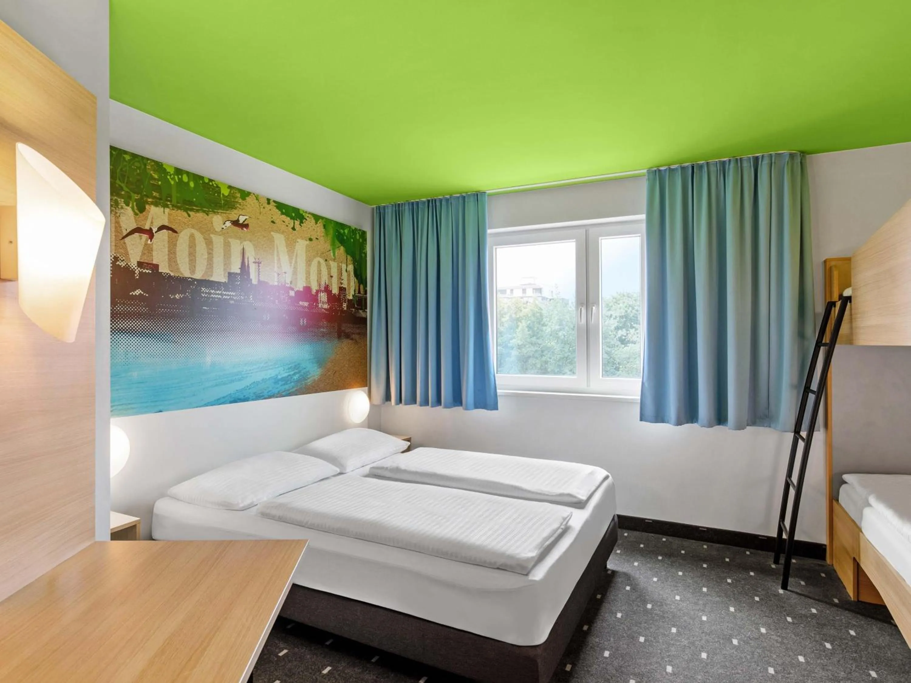 Photo of the whole room, Bed in B&B Hotel Hamburg-Wandsbek