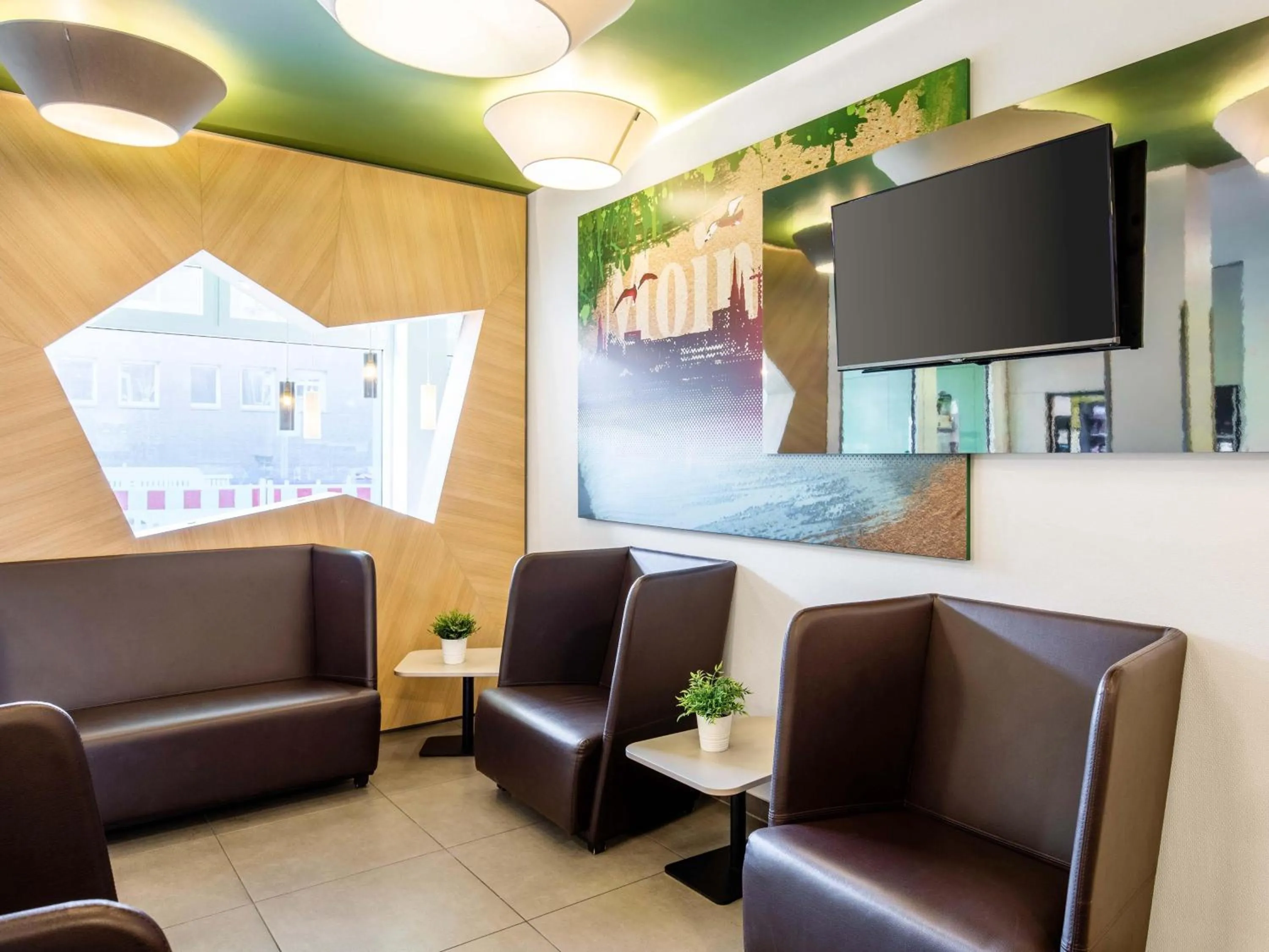 Lobby or reception in B&B Hotel Hamburg-Wandsbek