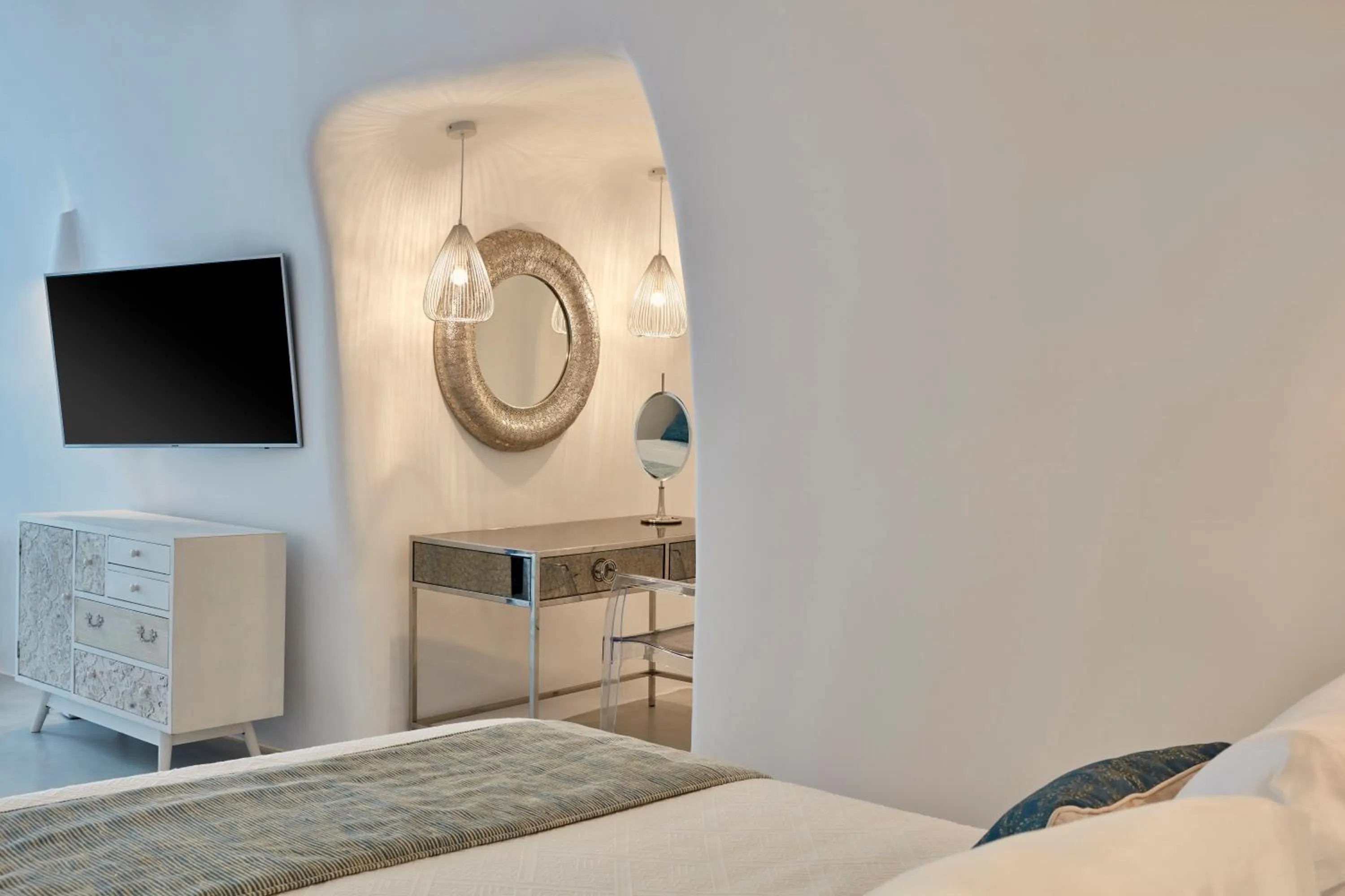 Decorative detail, Bed in Limestone