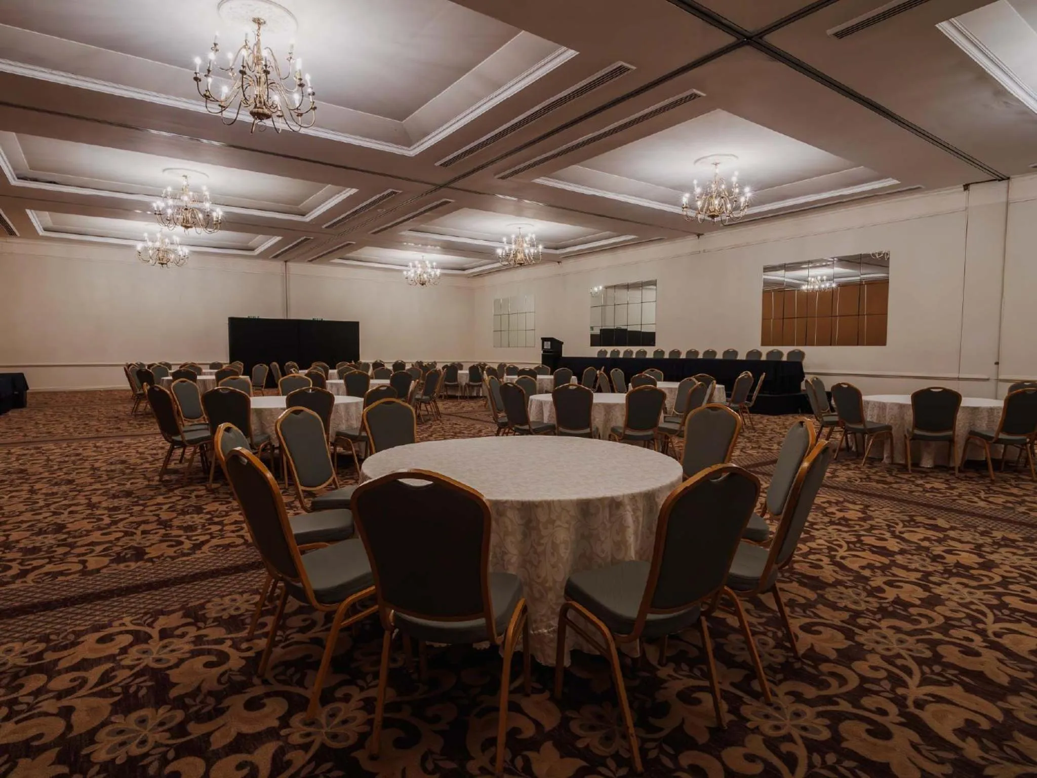 TV and multimedia in HS HOTSSON Hotel Tampico