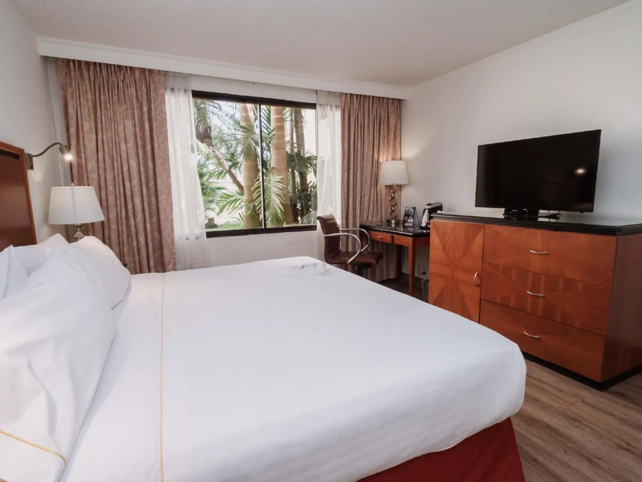 Bed in HS HOTSSON Hotel Tampico