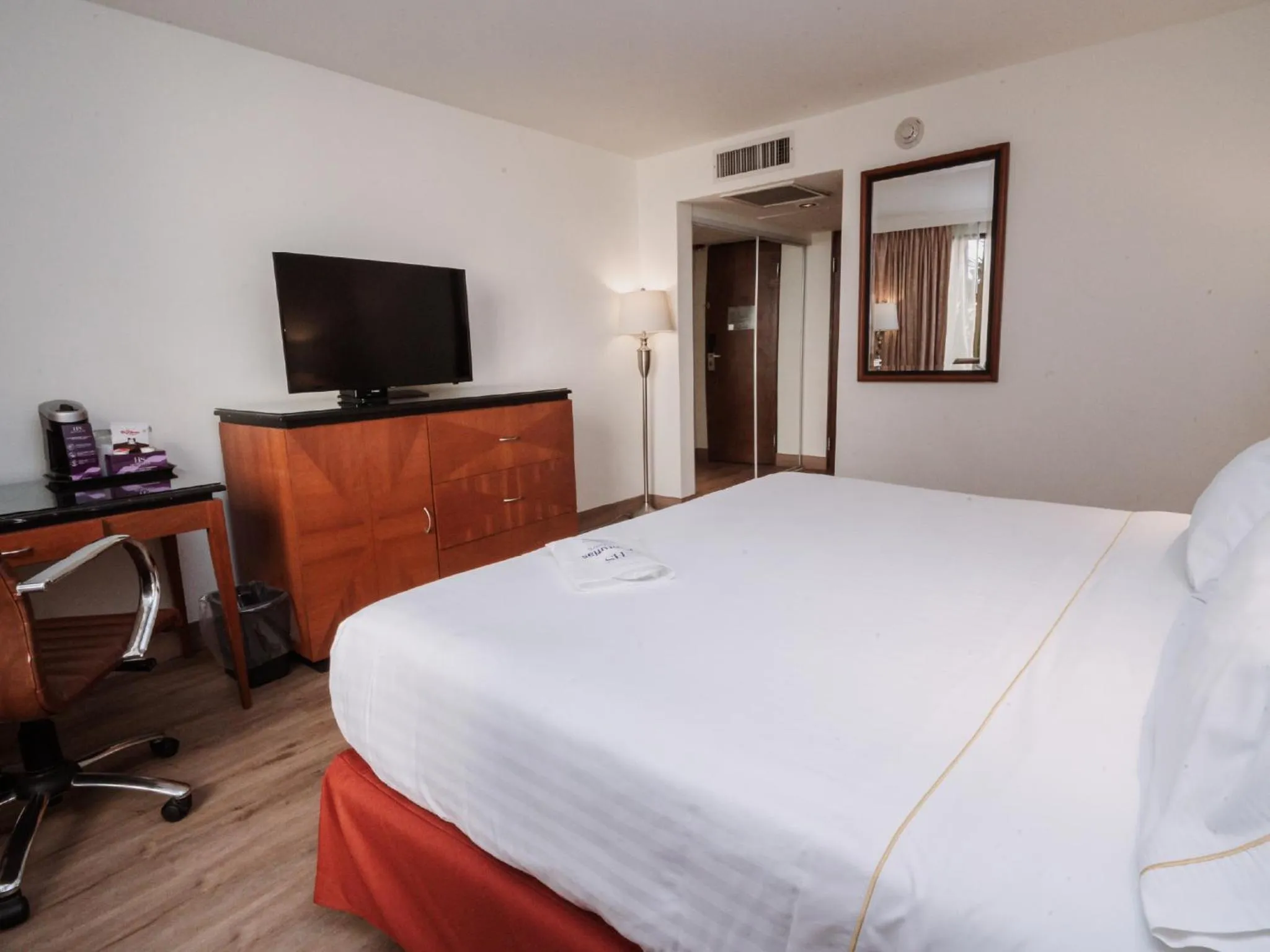 Bed in HS HOTSSON Hotel Tampico