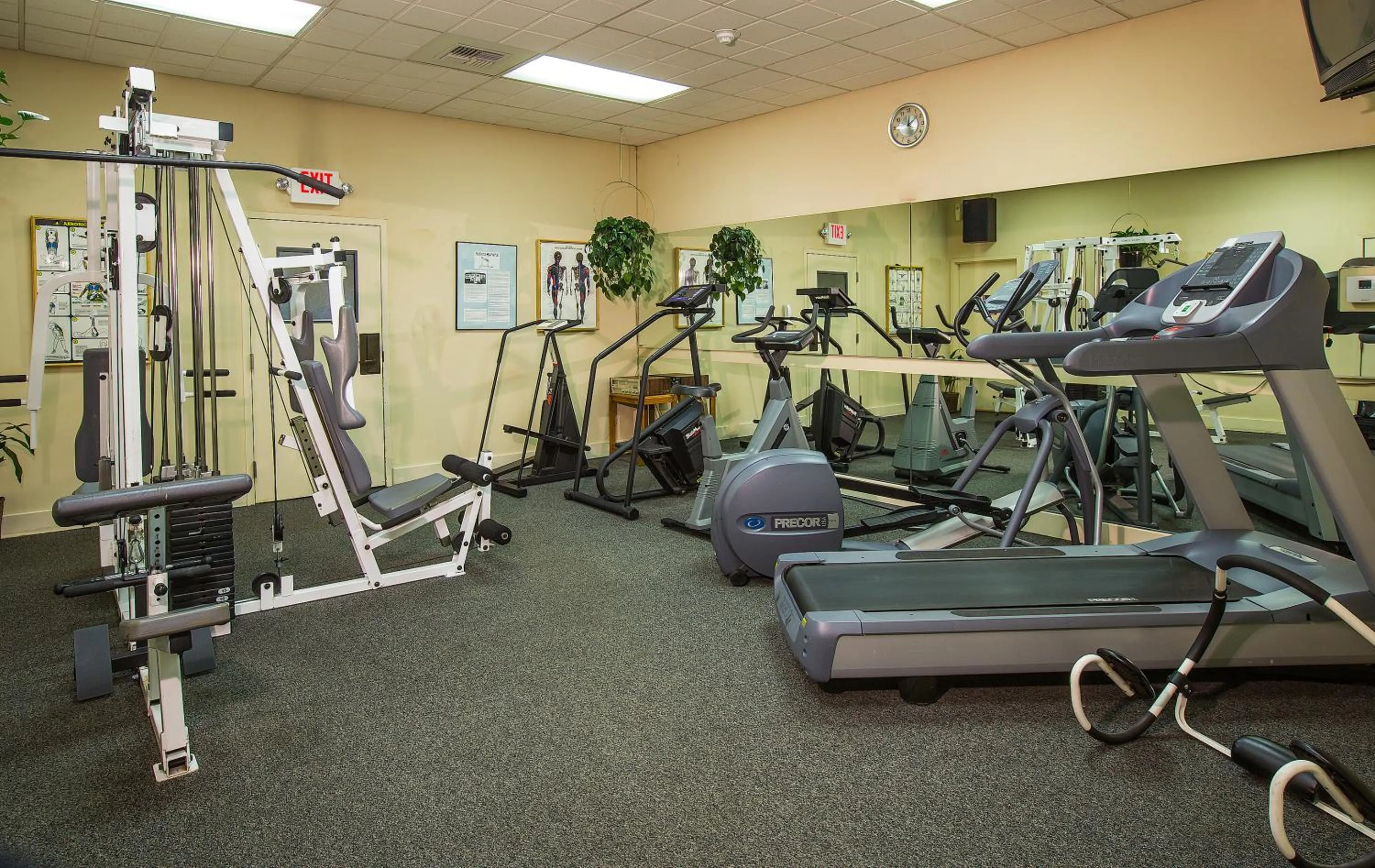 Fitness centre/facilities in Coast Inn at Lake Hood