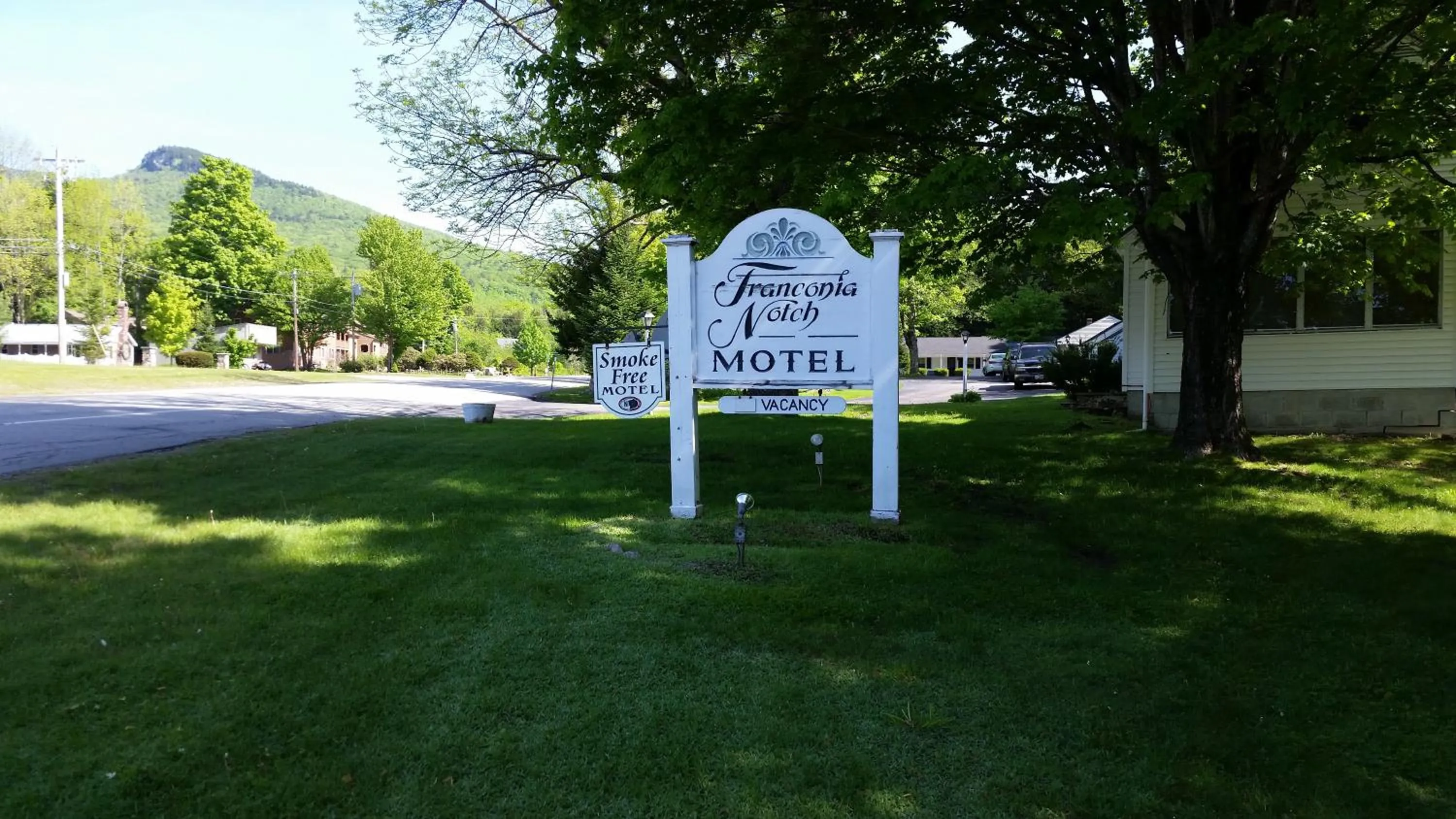 Facade/entrance in Franconia Notch Motel
