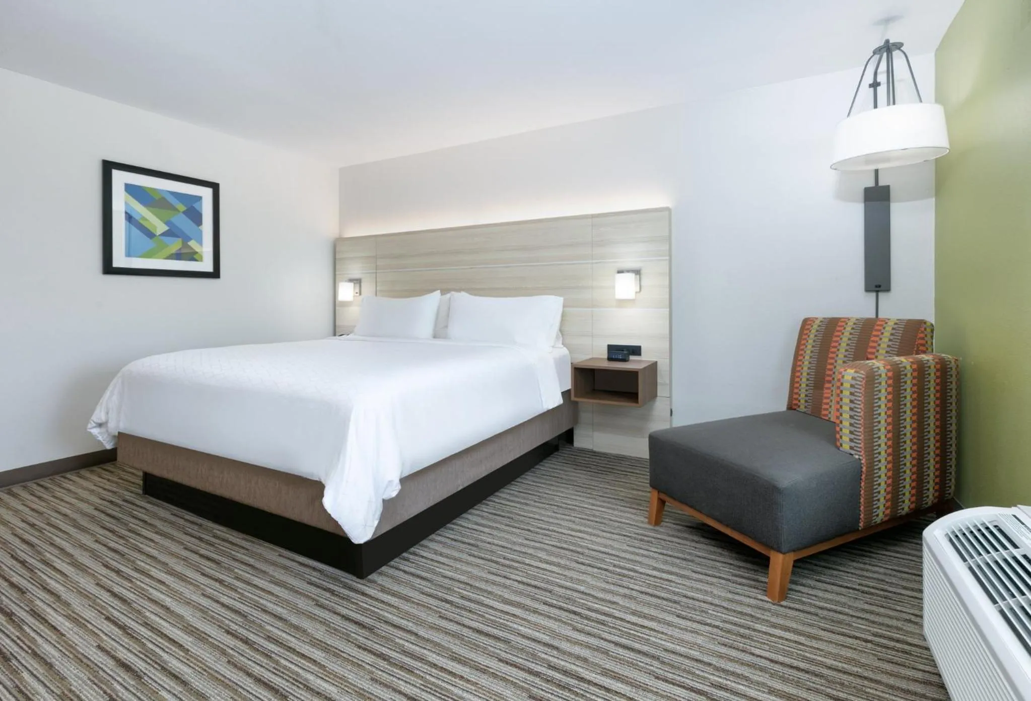 Photo of the whole room, Bed in Holiday Inn Express Hillsboro I-35 by IHG