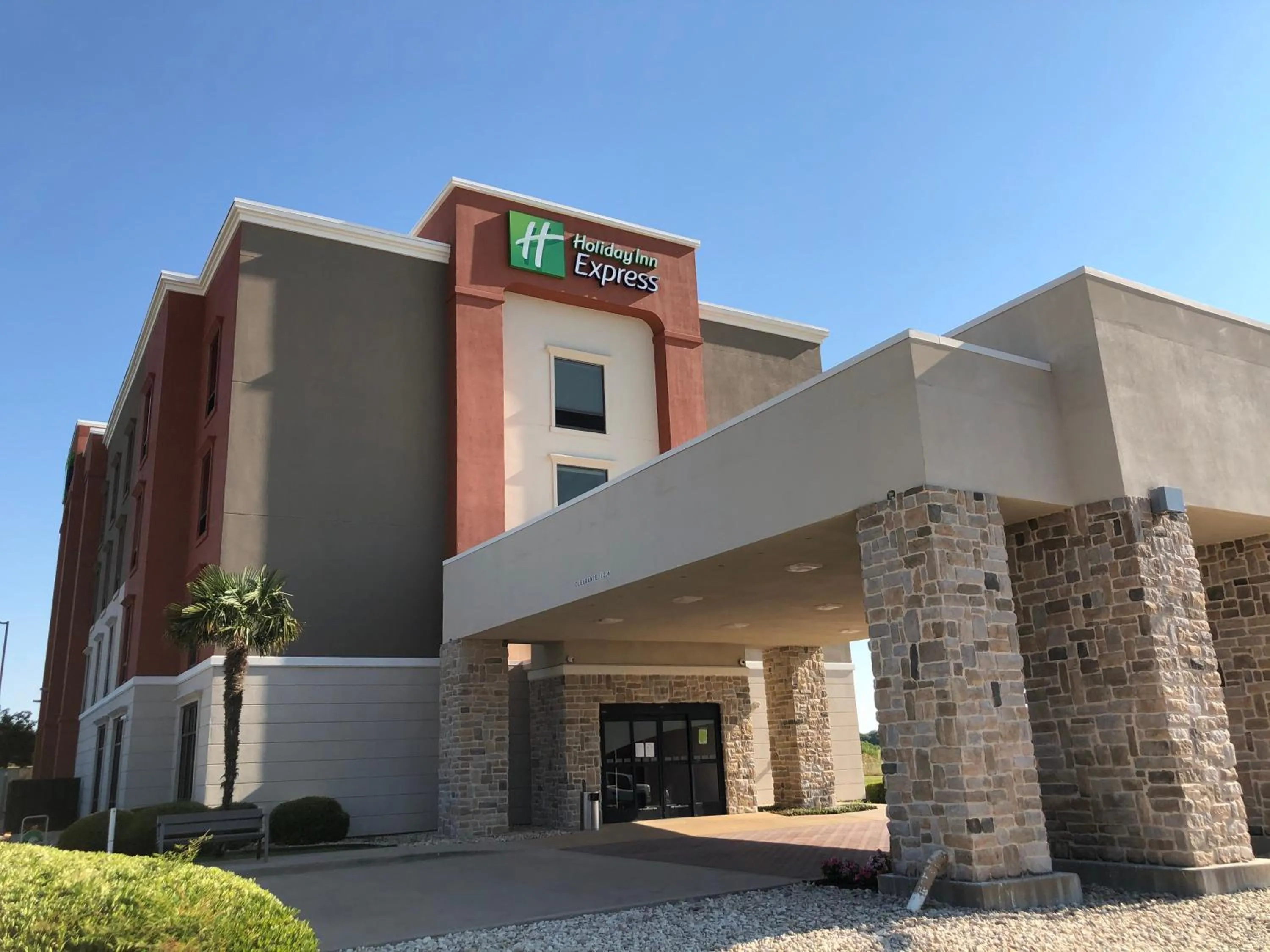 Property building in Holiday Inn Express Hillsboro I-35 by IHG