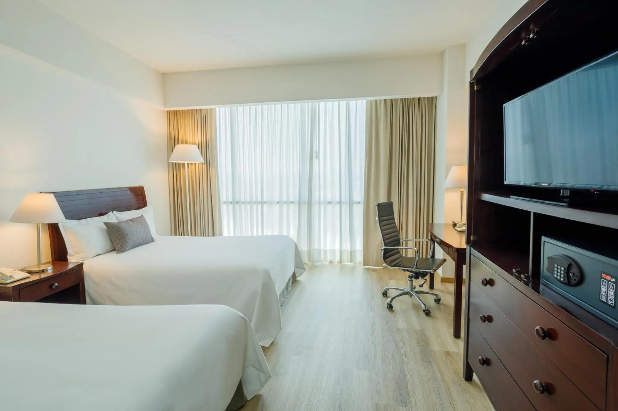 Photo of the whole room, Bed in Camino Real Pachuca