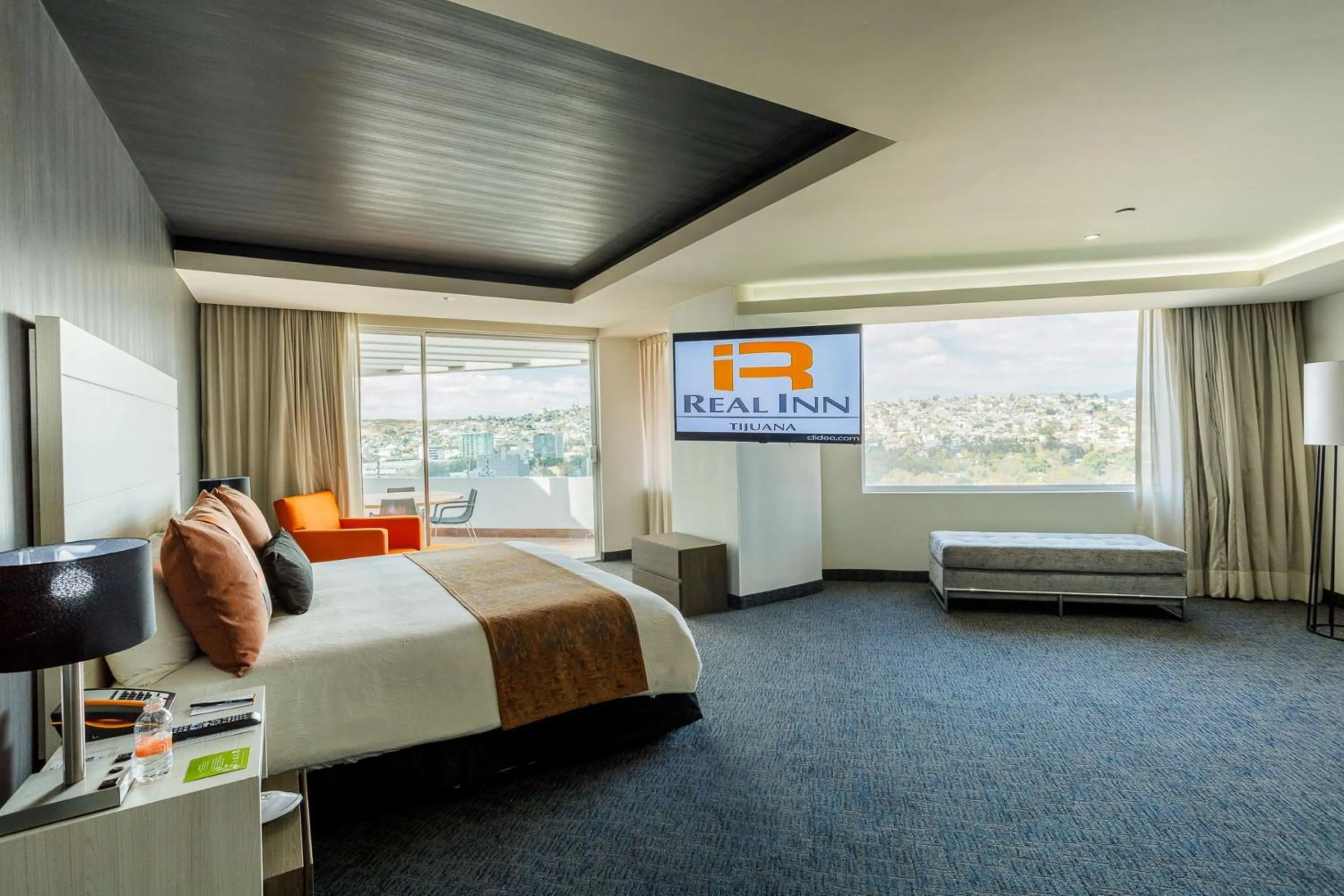 Photo of the whole room, Bed in Real Inn Tijuana by Camino Real Hoteles
