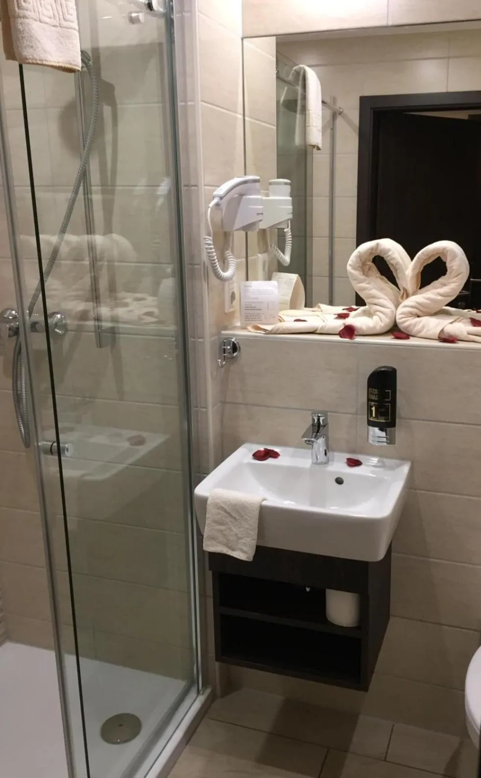 Shower in Hotel La Toscana Nähe Europapark und Rulantica