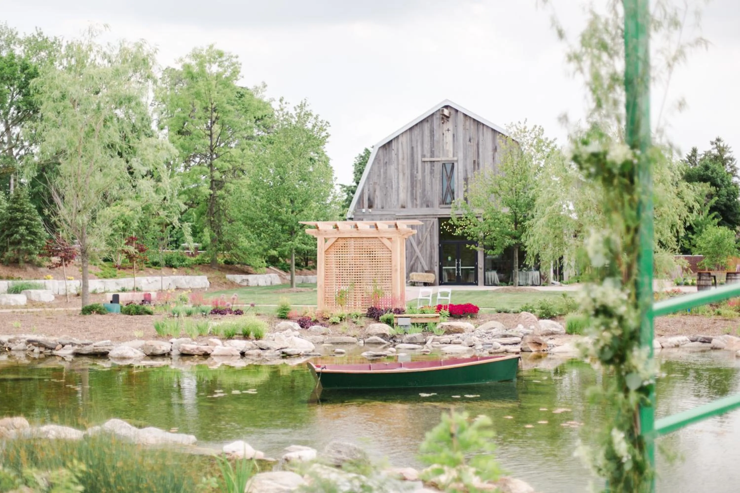 Garden in Pillar and Post Inn & Spa