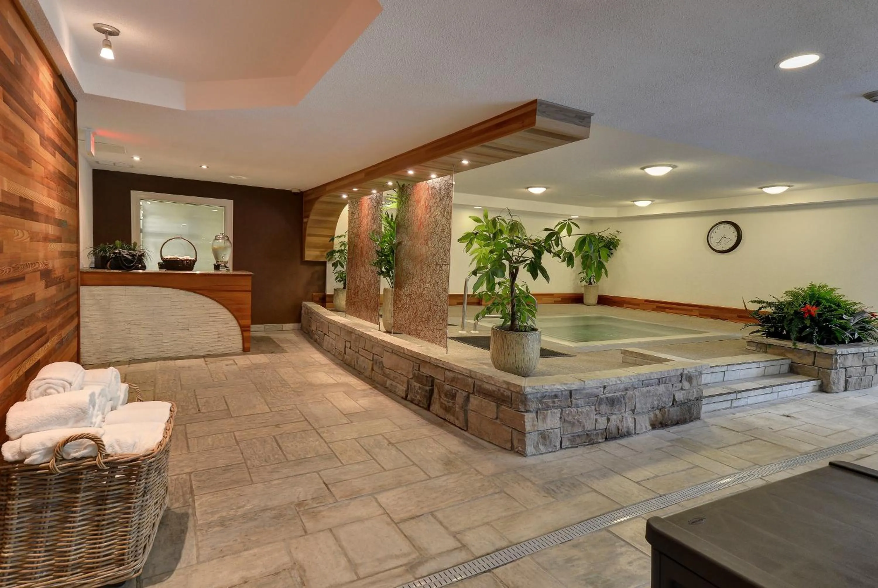 Swimming pool in Queens Landing