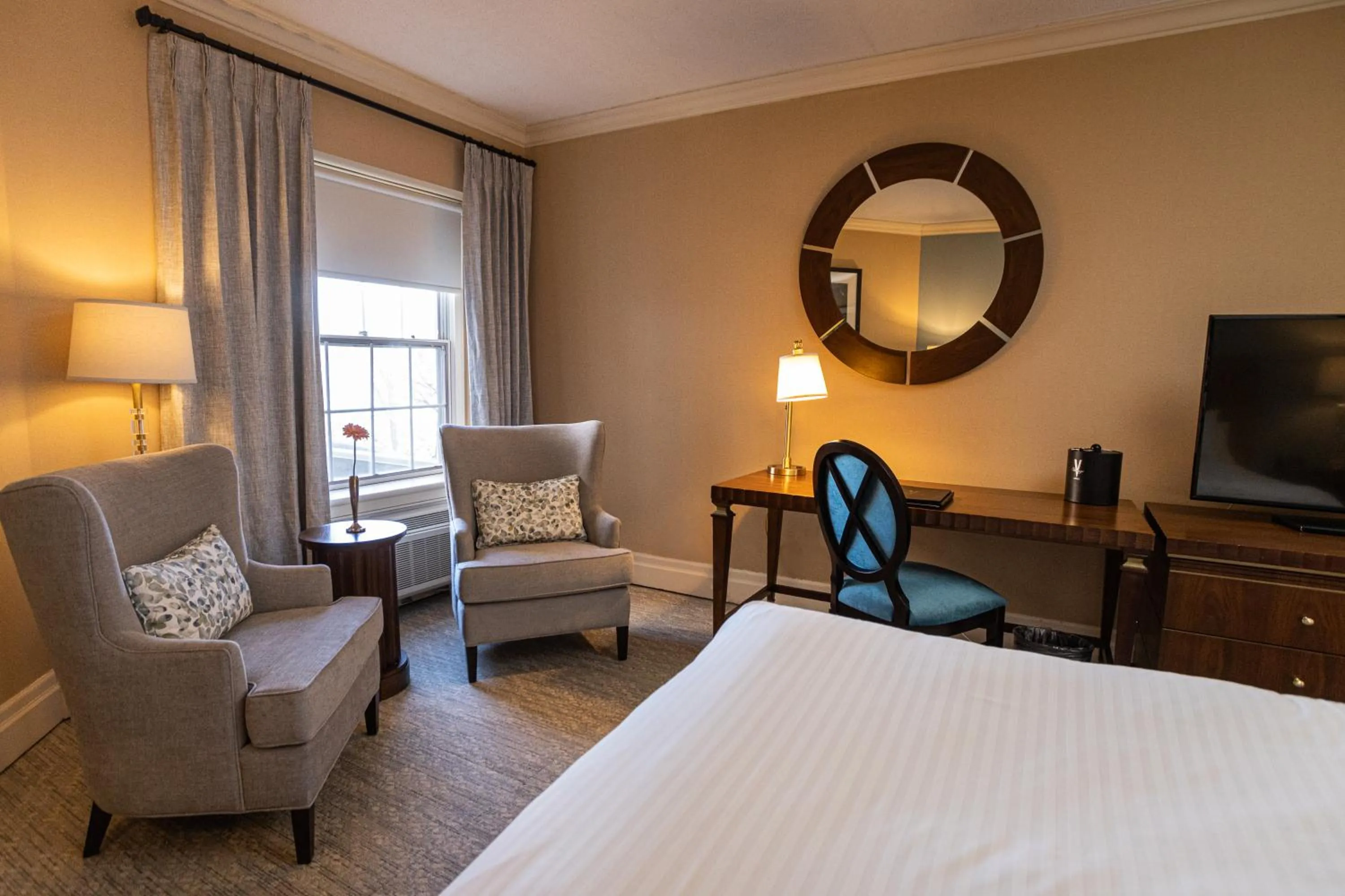 Bed in Queens Landing