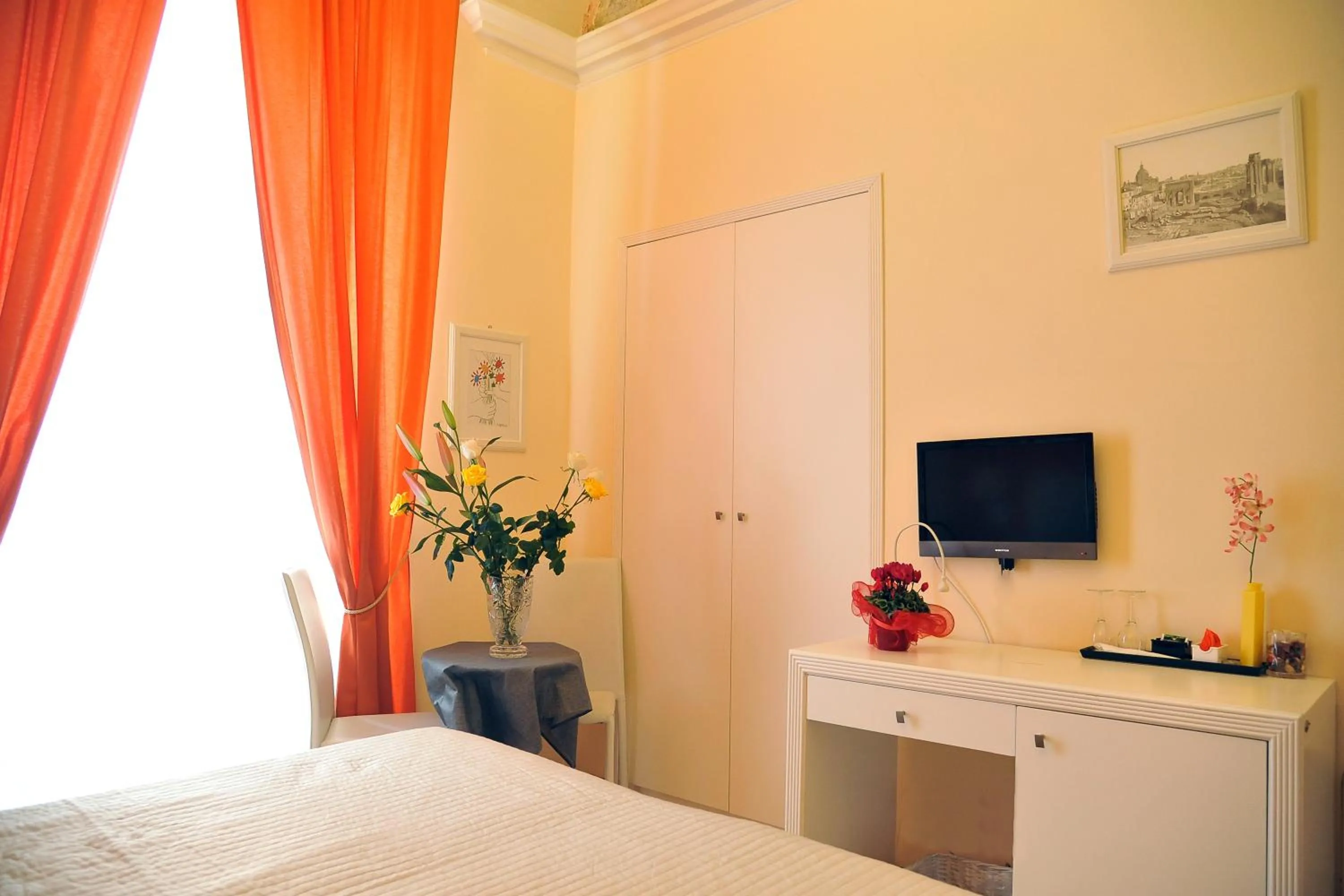 TV and multimedia, Bed in Locanda al Viminale