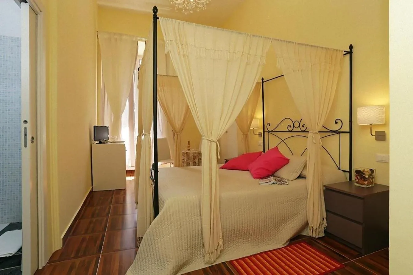 Photo of the whole room, Bed in Locanda al Viminale