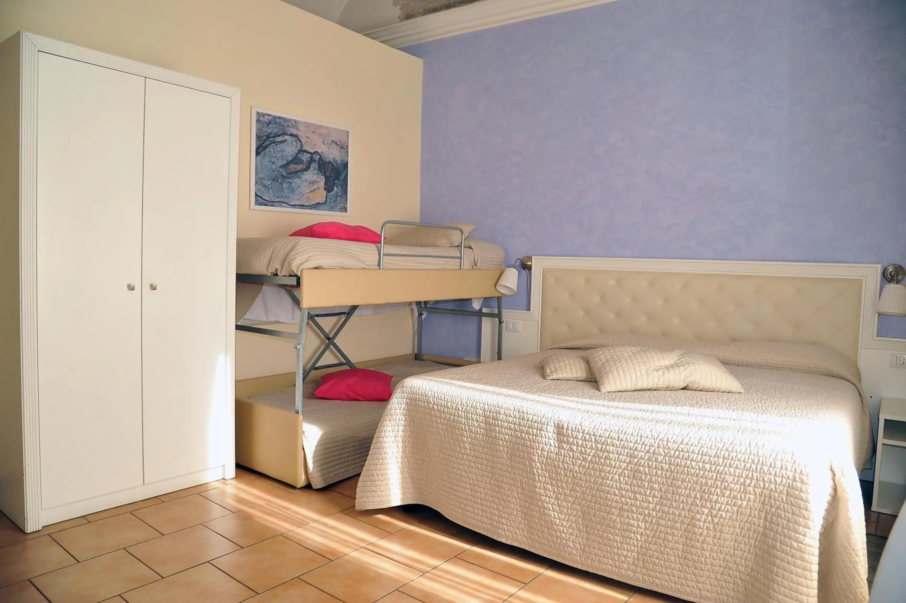 bunk bed, Bed in Locanda al Viminale