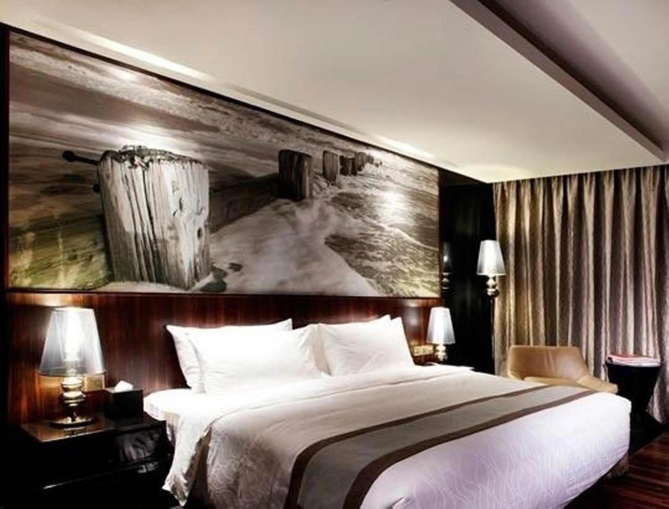 Photo of the whole room, Bed in Horizon Hotel