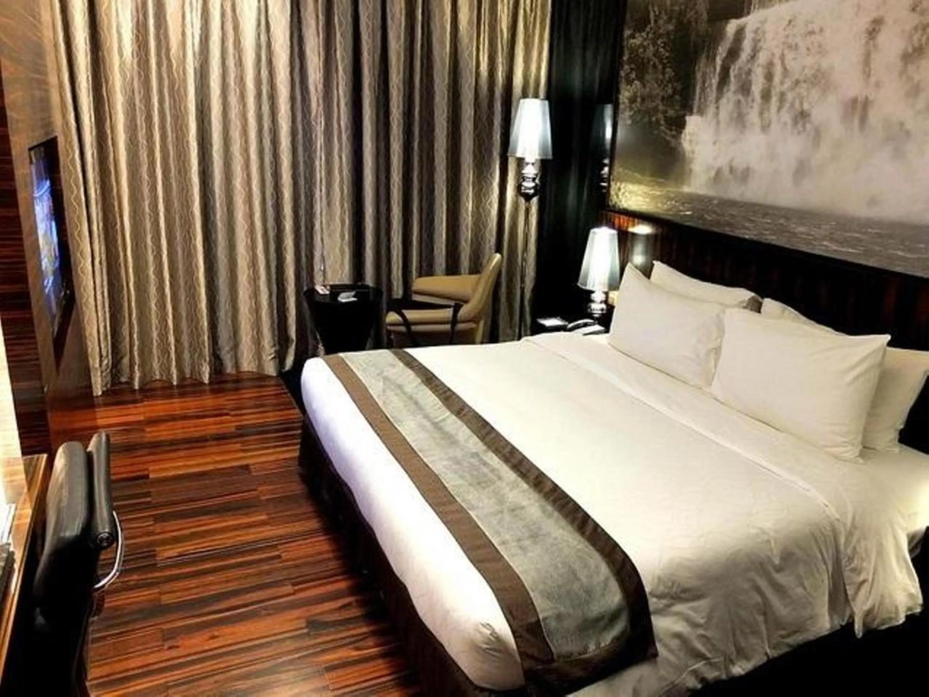 Photo of the whole room, Bed in Horizon Hotel