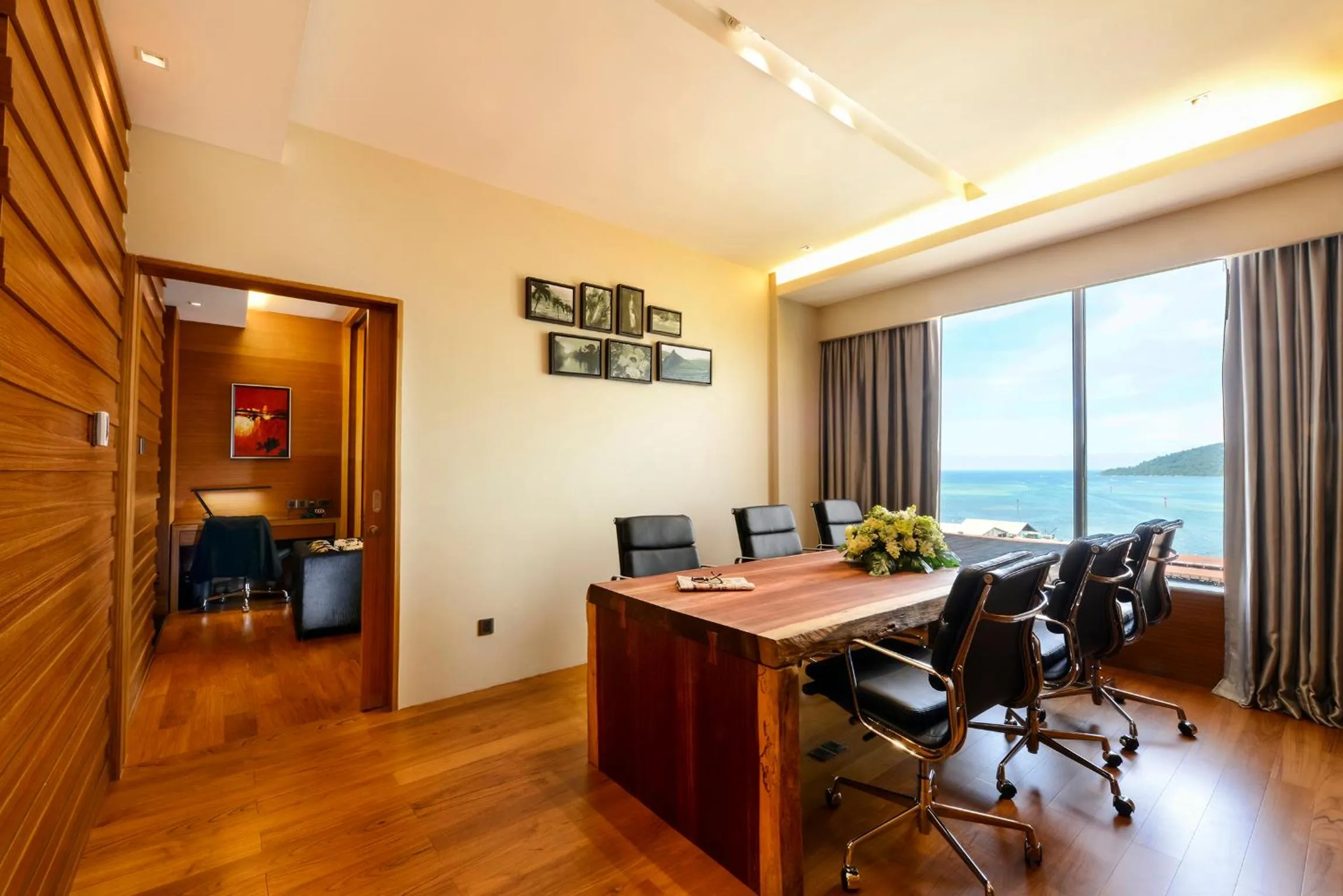 Meeting/conference room in Horizon Hotel