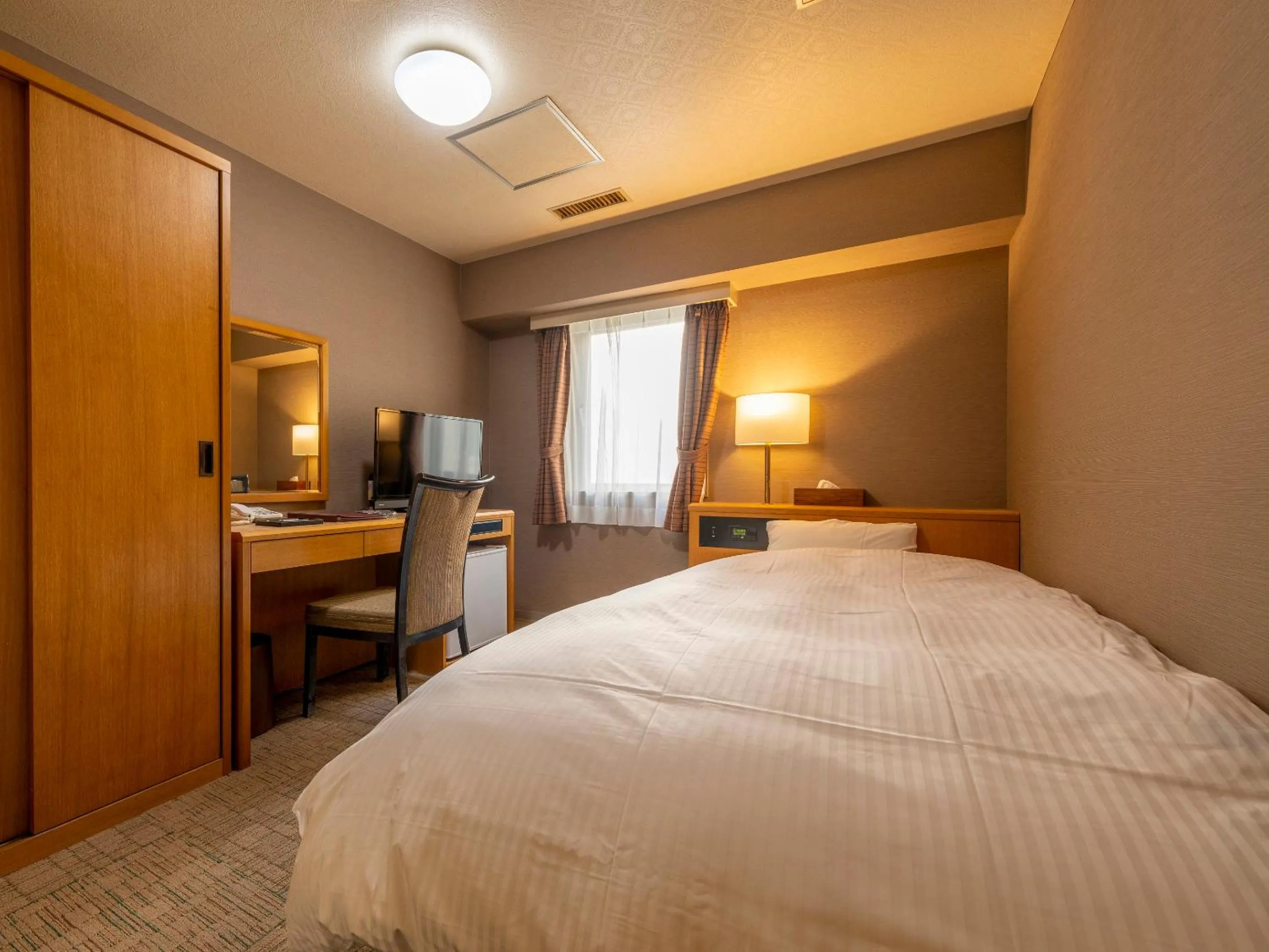 Photo of the whole room, Bed in Noboribetsu Manseikaku