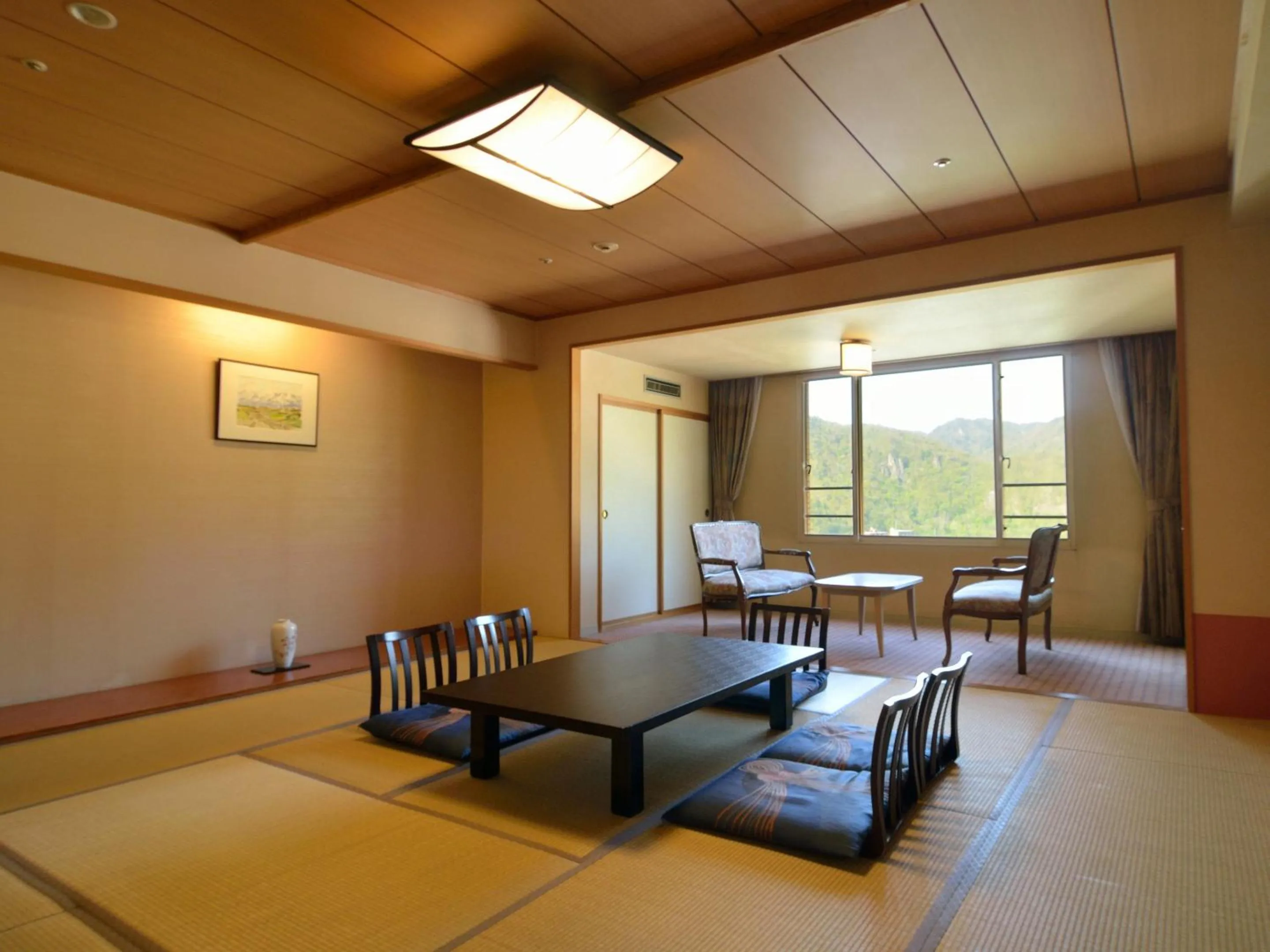 Photo of the whole room, Bed in Jozankei Manseikaku Hotel Milione