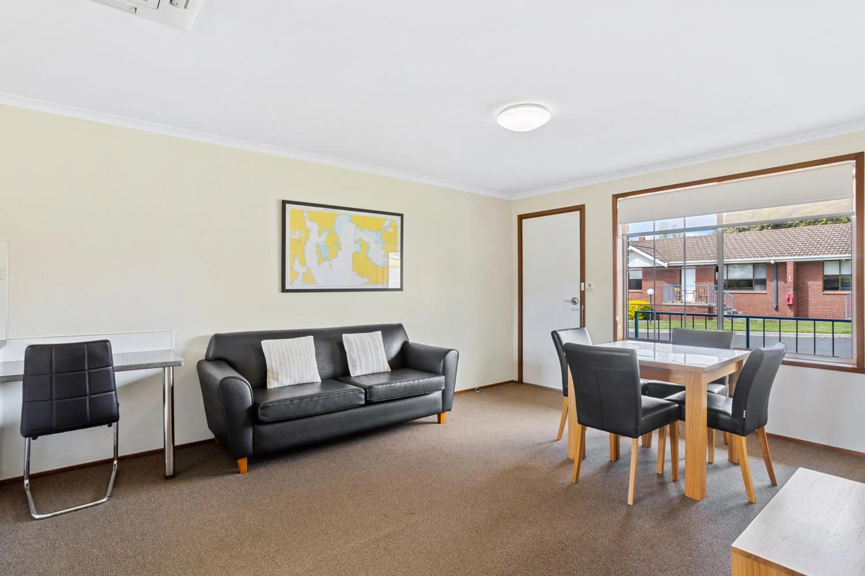 Living room in Riverfront Motel & Restaurant