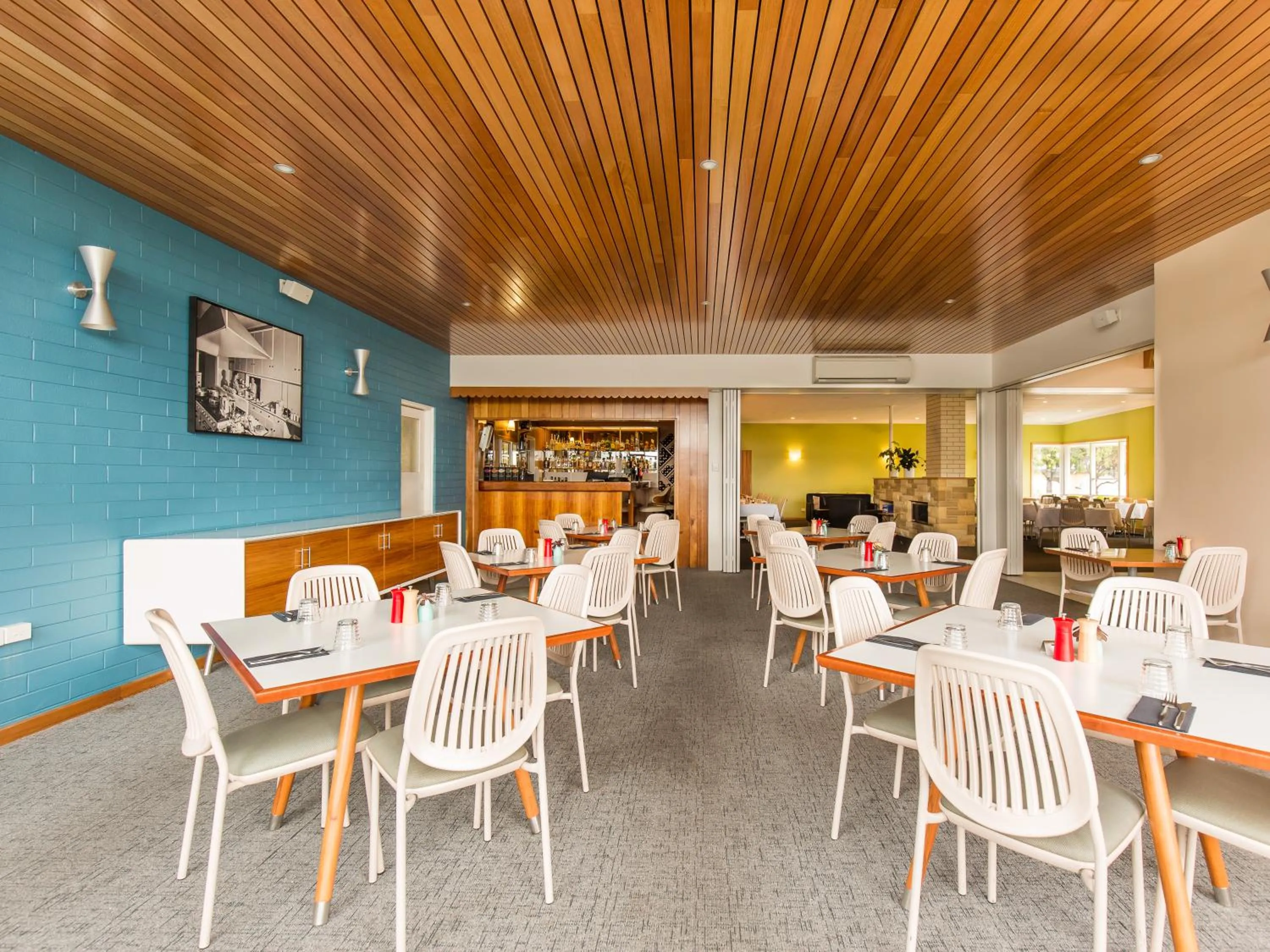 Restaurant/places to eat in Riverfront Motel & Restaurant