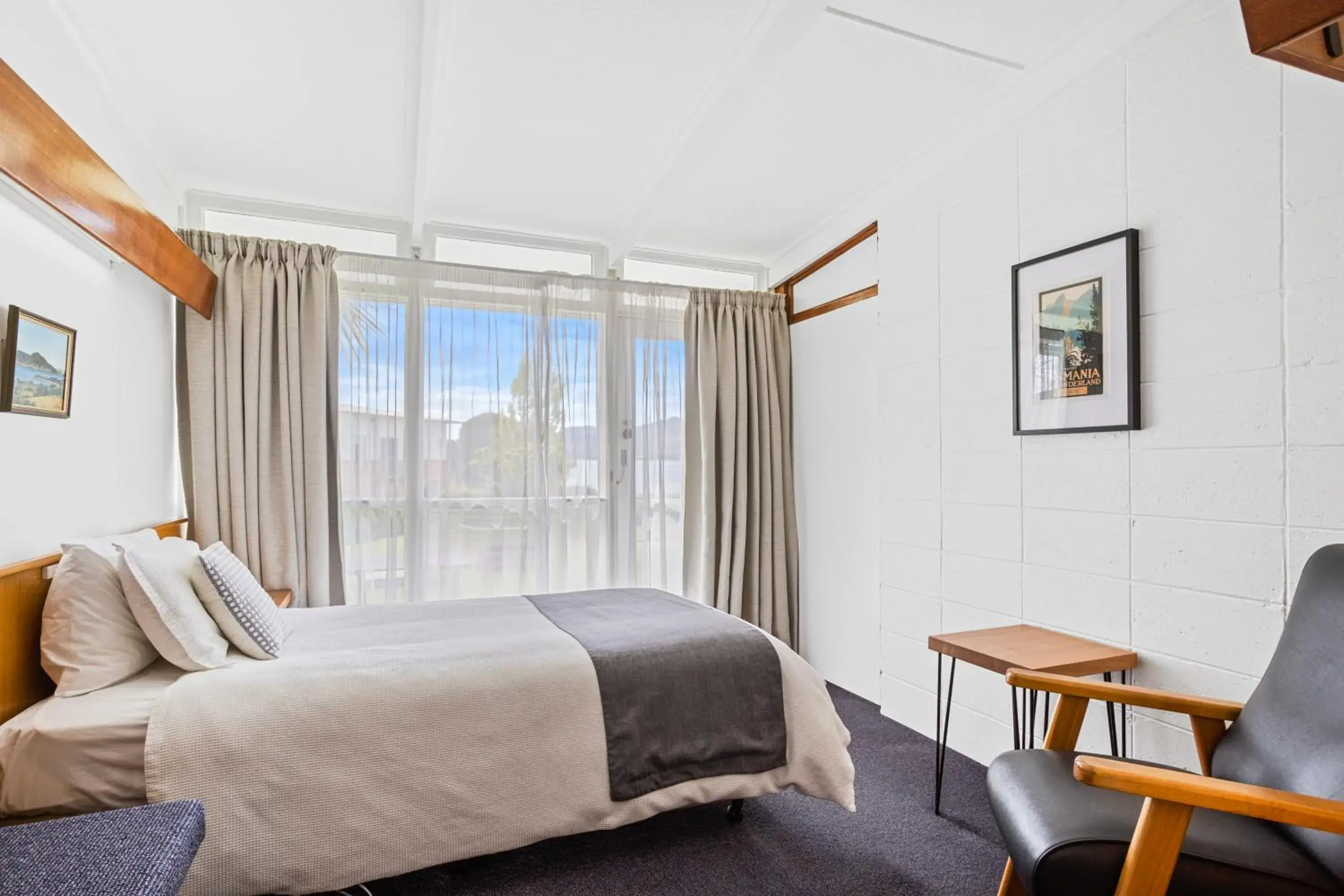 Deluxe Single Room - single occupancy in Riverfront Motel & Restaurant Deluxe Single Room - single occupancy in Riverfront Motel & Restaurant