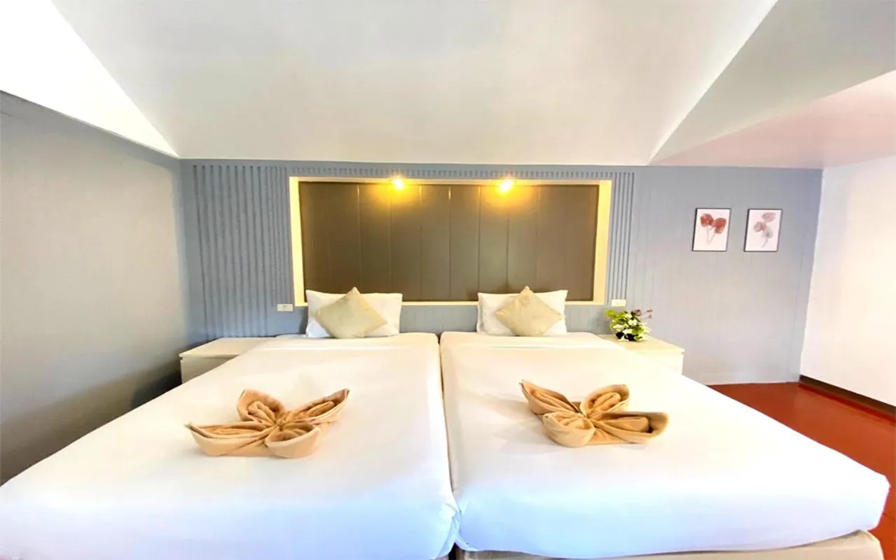 Bed in Koh Hai Fantasy Resort & Spa