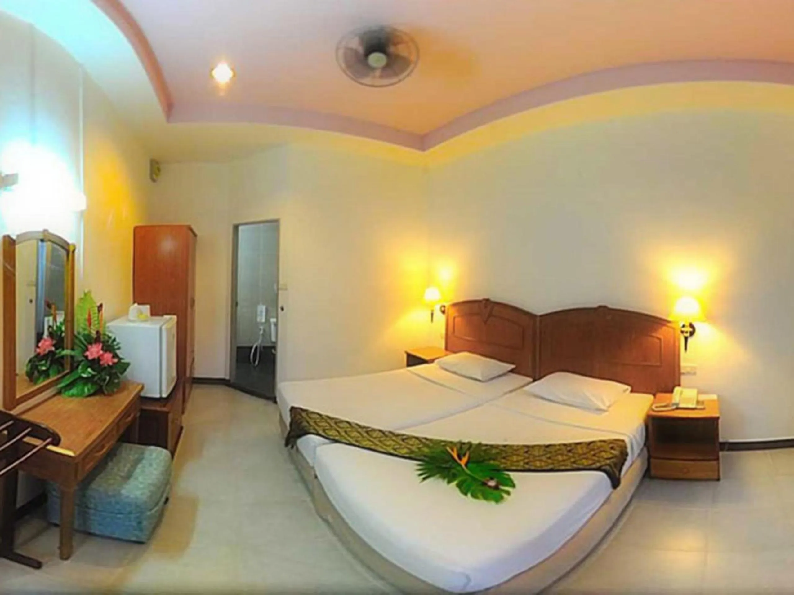 Bed in Koh Hai Fantasy Resort & Spa