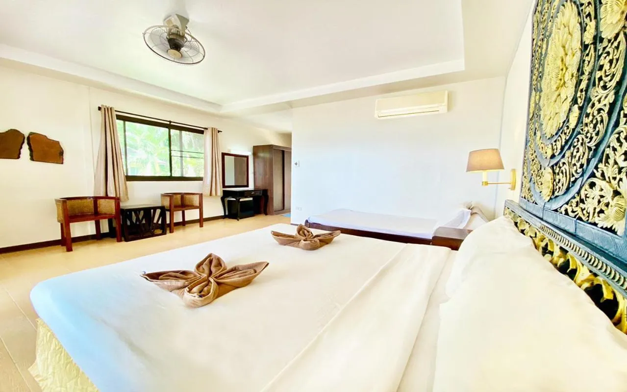 Bed in Koh Hai Fantasy Resort & Spa