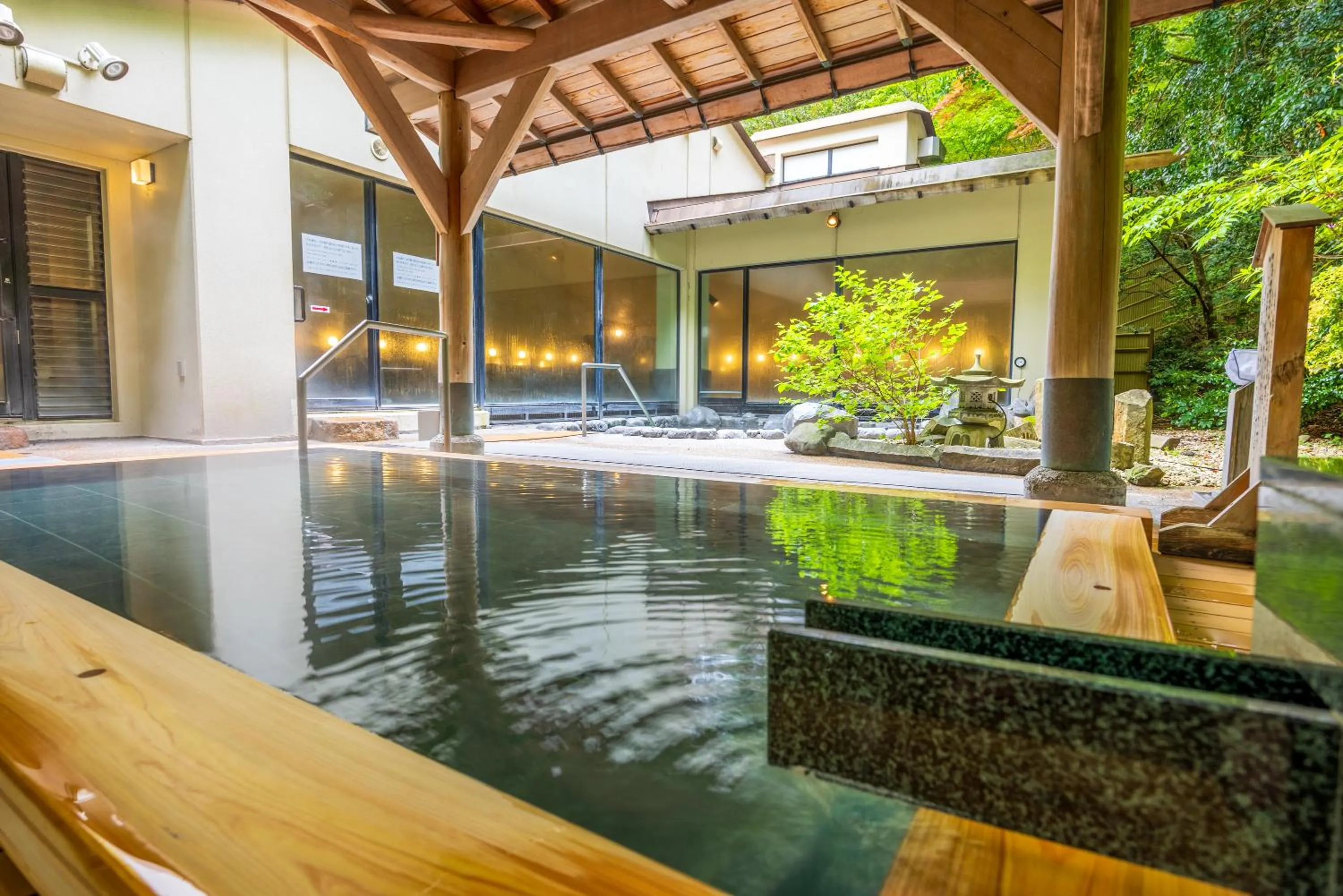 Hot Spring Bath in Yumoto Fujiya Hotel