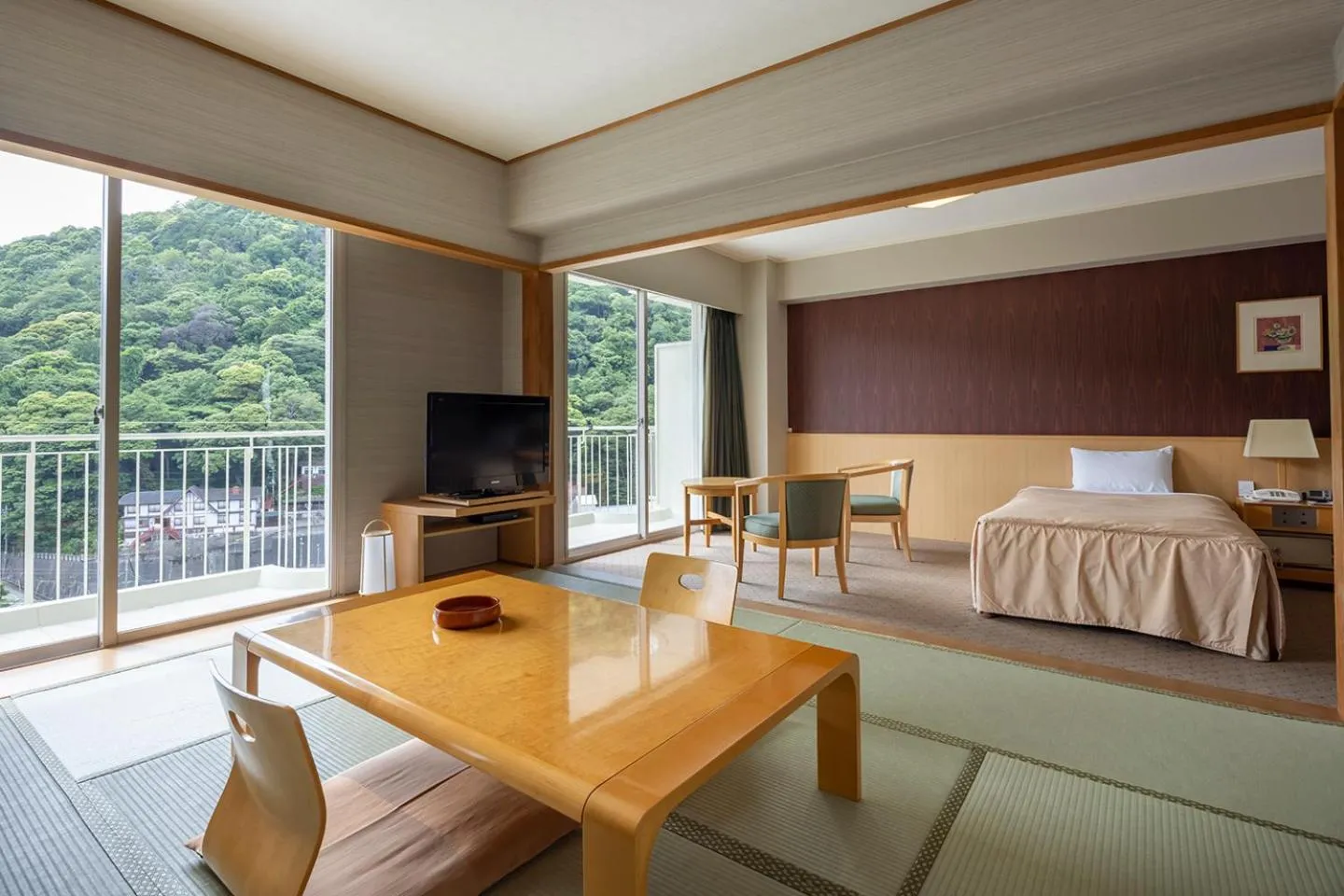 Photo of the whole room, Bed in Yumoto Fujiya Hotel