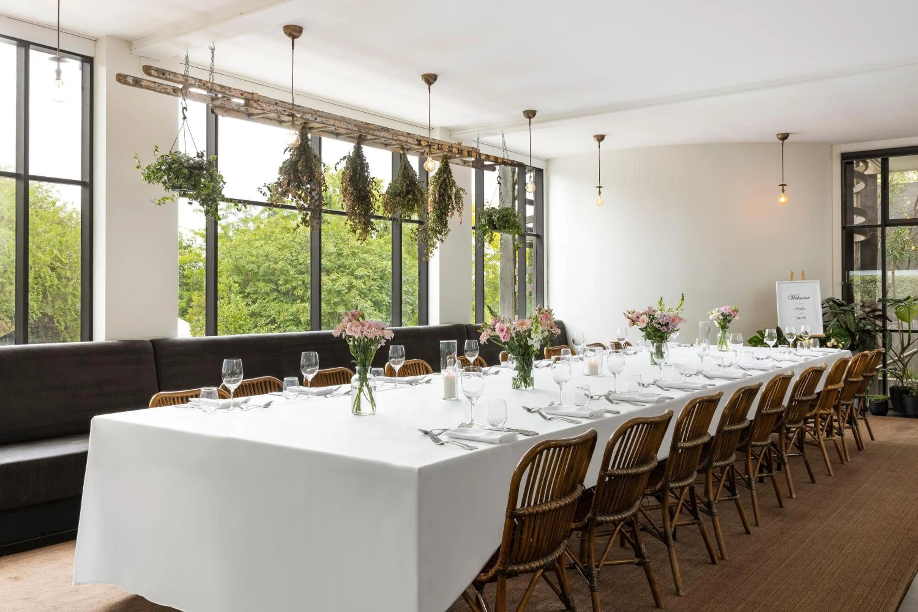 wedding in Mineral Springs Hotel Hepburn