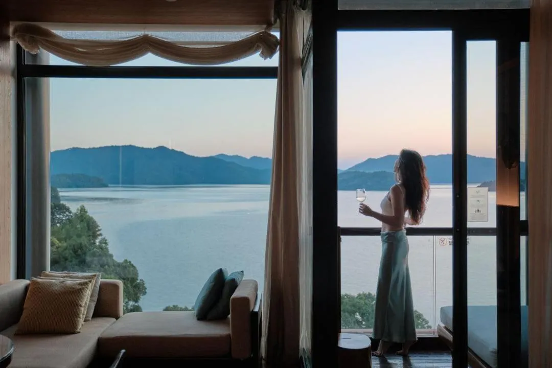 Balcony/Terrace in InterContinental One Thousand Island Lake Resort, an IHG Hotel