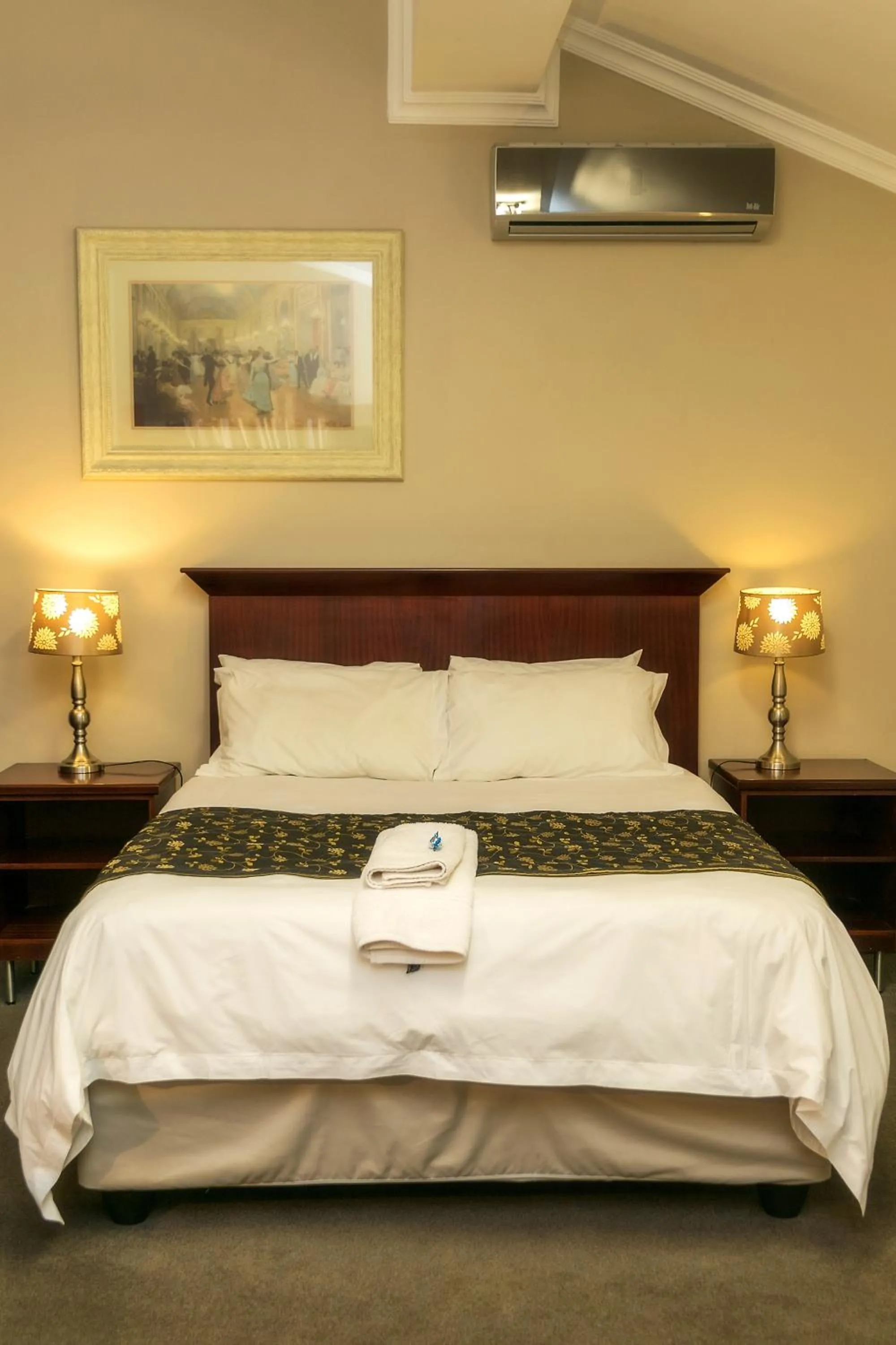 Bed in Mondior Manor Guest House