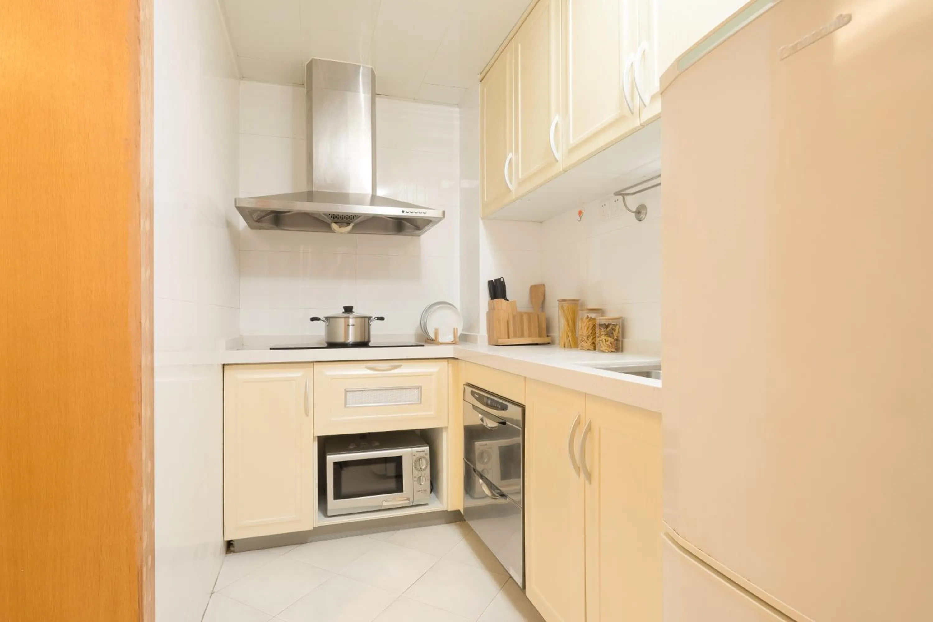 Kitchen or kitchenette in 广州友和酒店Yuwa Hotel-Free Shuttle Bus to Canton Fair Complex DuringCanton Fair Period