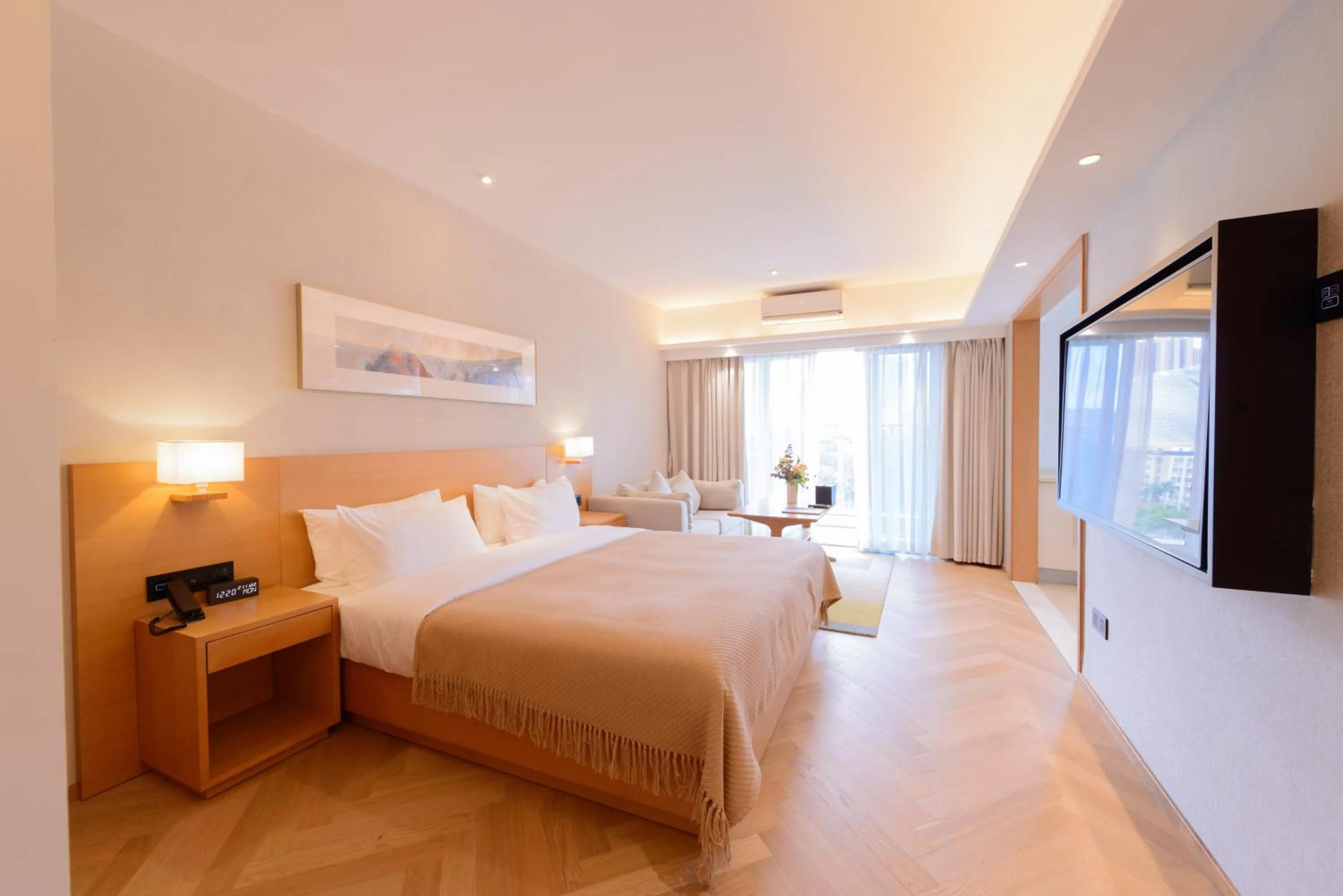 Photo of the whole room, Bed in 广州友和酒店Yuwa Hotel-Free Shuttle Bus to Canton Fair Complex DuringCanton Fair Period