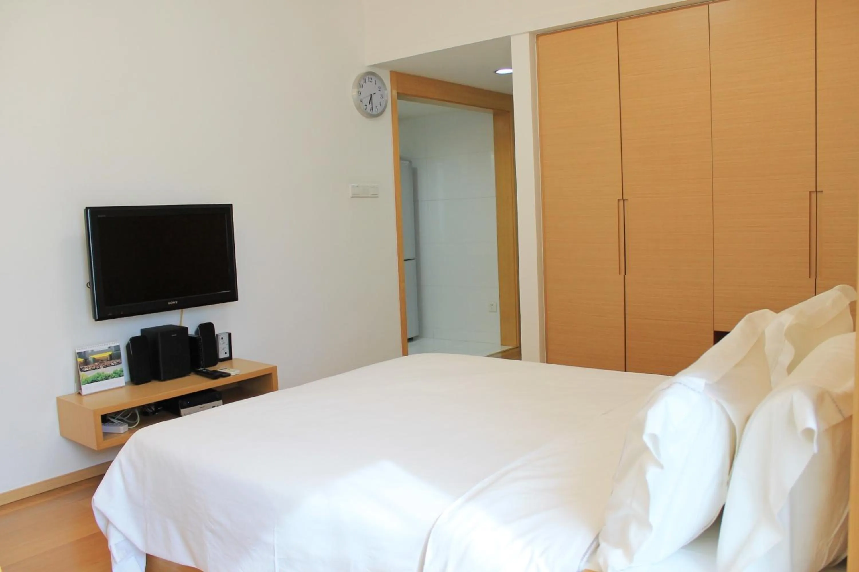 bunk bed, Bed in 广州友和酒店Yuwa Hotel-Free Shuttle Bus to Canton Fair Complex DuringCanton Fair Period